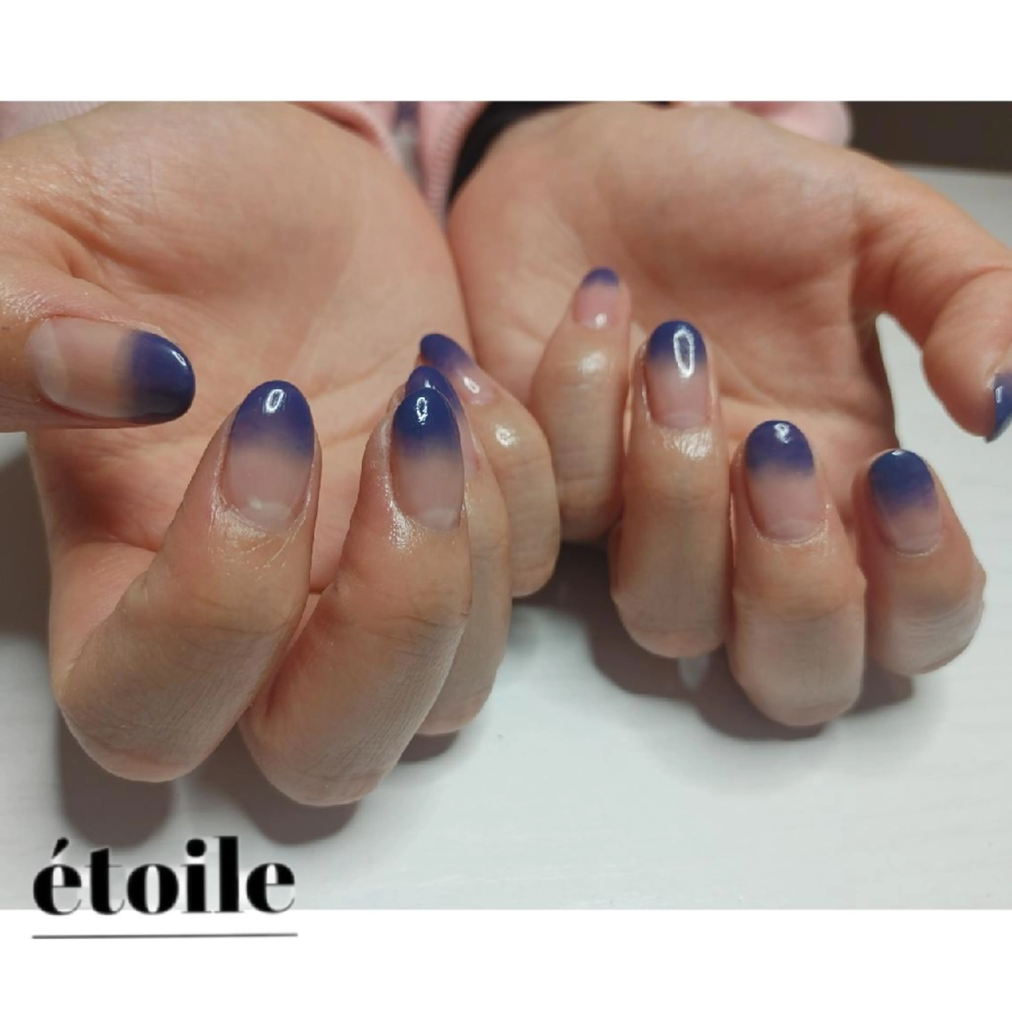 ネイル グラデーション ネイビー ハンドネイル ハンドケア étoile(エトワール)所属・山田 可愛のネイルデザイン