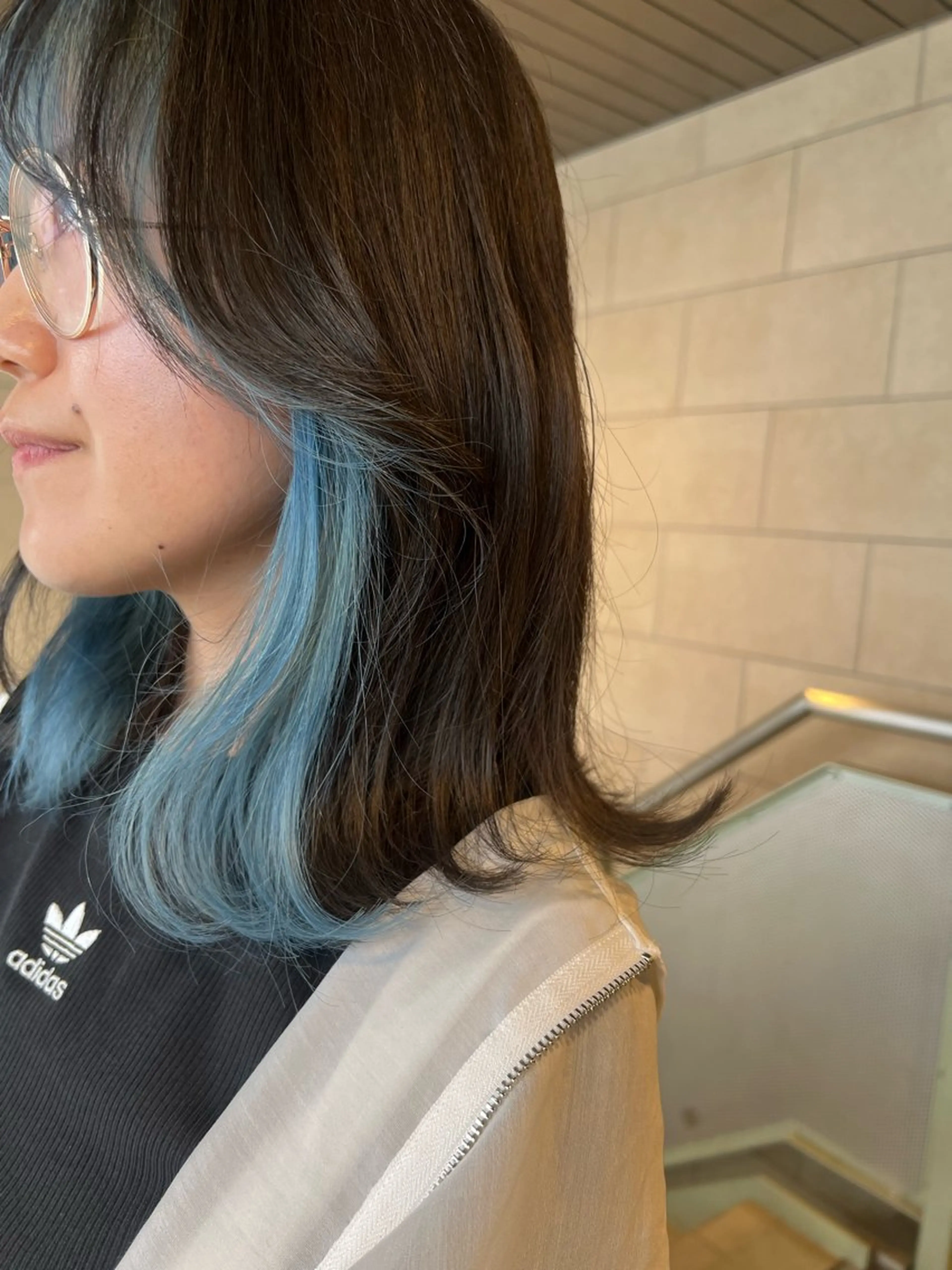 カラー 久永 菫のヘアスタイル