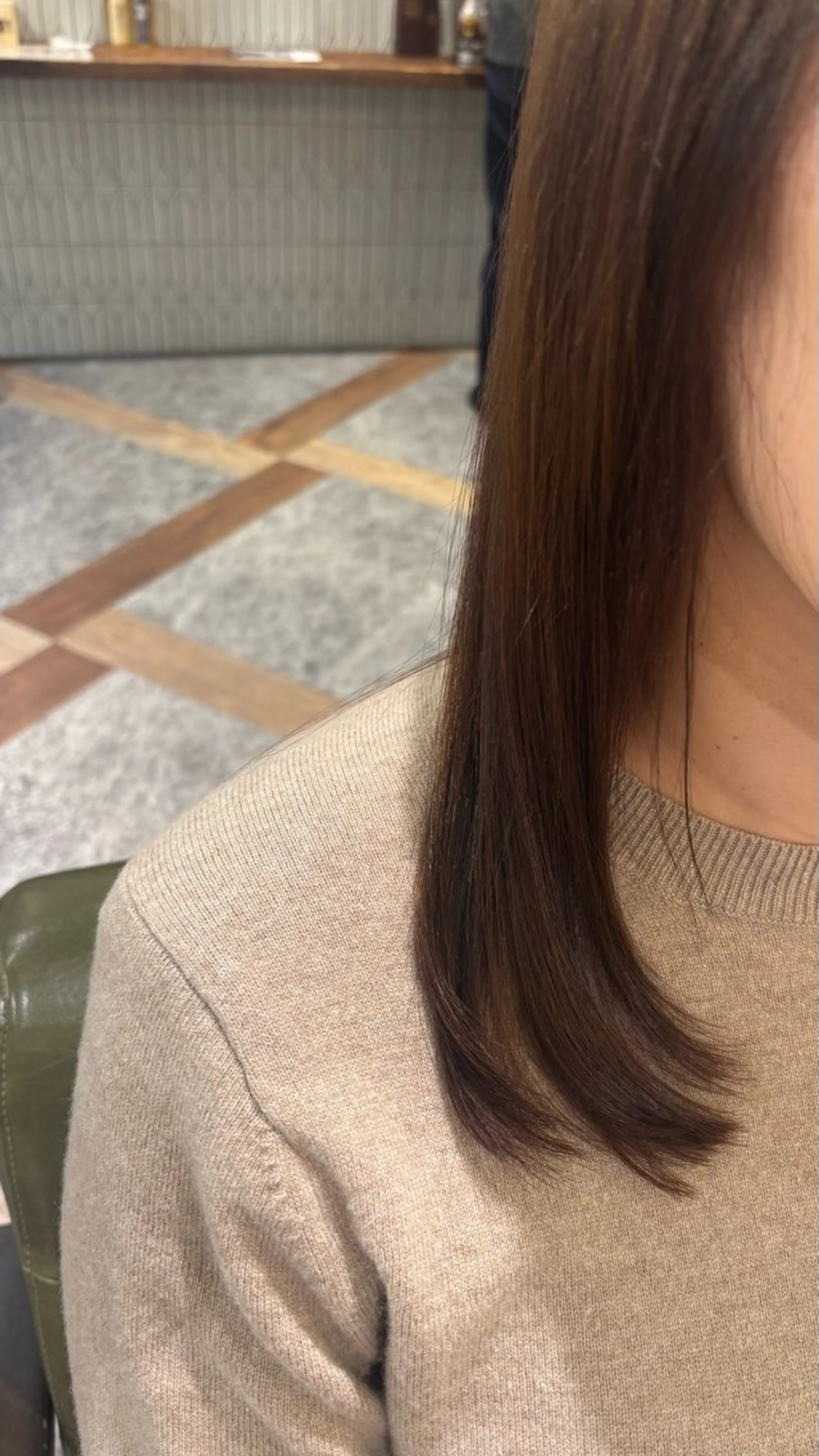 セミロング 顔周りカット レイヤーカット カット トリートメント moon所属・平出 千尋のヘアスタイル