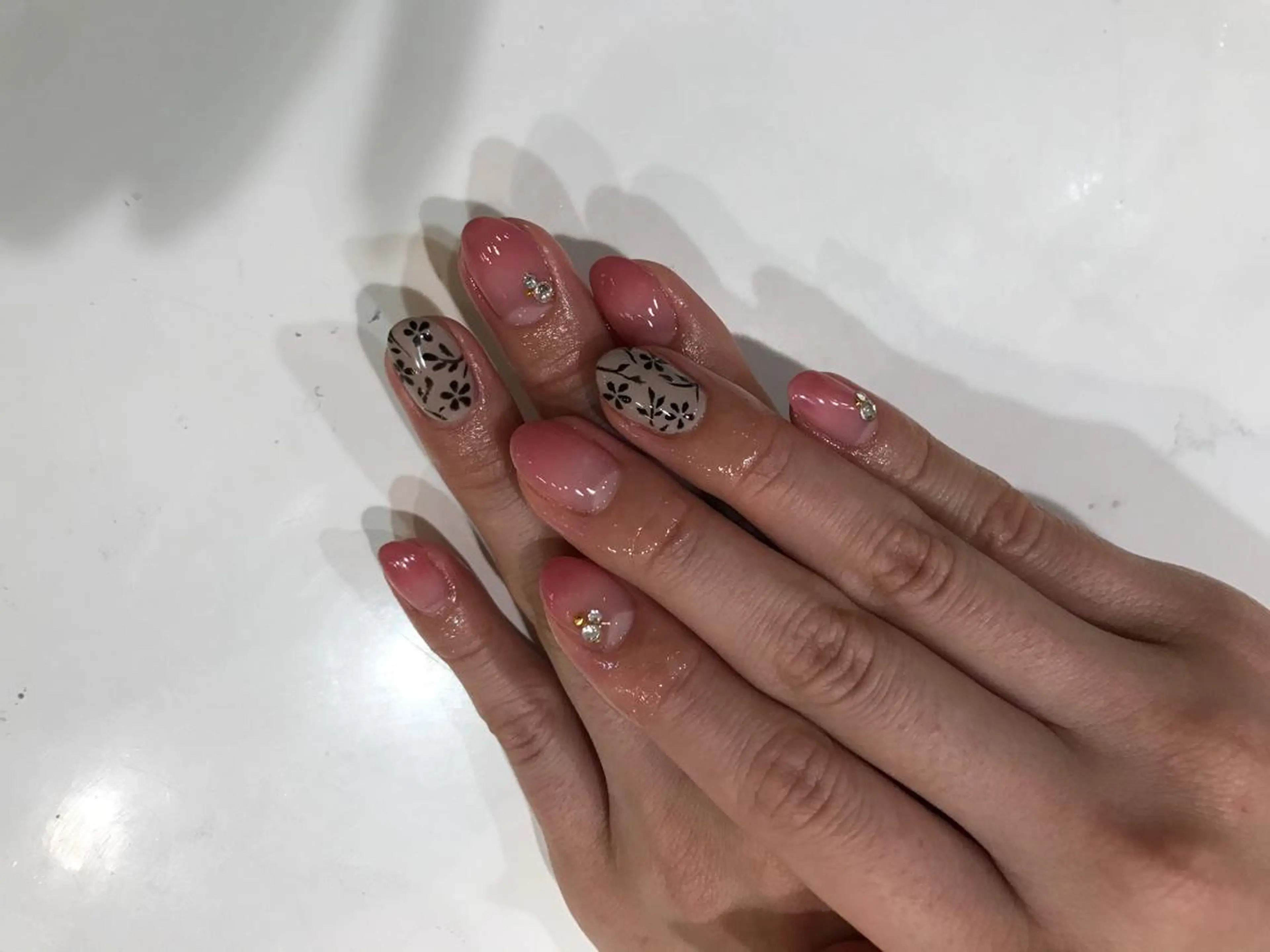 ネイル 12nail所属・大塚 彩沙のネイルデザイン