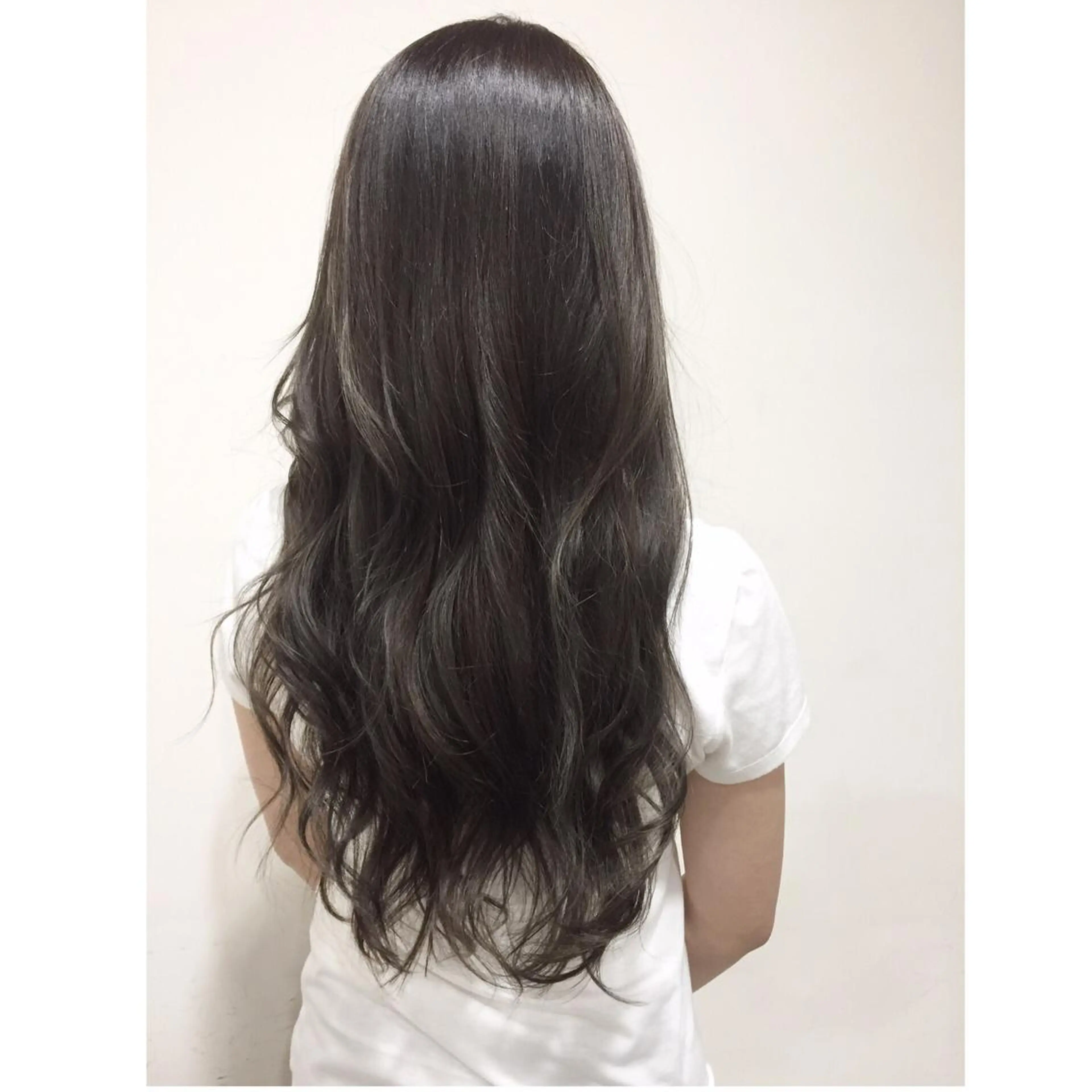 ロング カラー アッシュ ダークアッシュ イルミナカラー Hair mission【ヘアーミッション】心斎橋所属・エクステ／レイヤー 落合/心斎橋のヘアスタイル