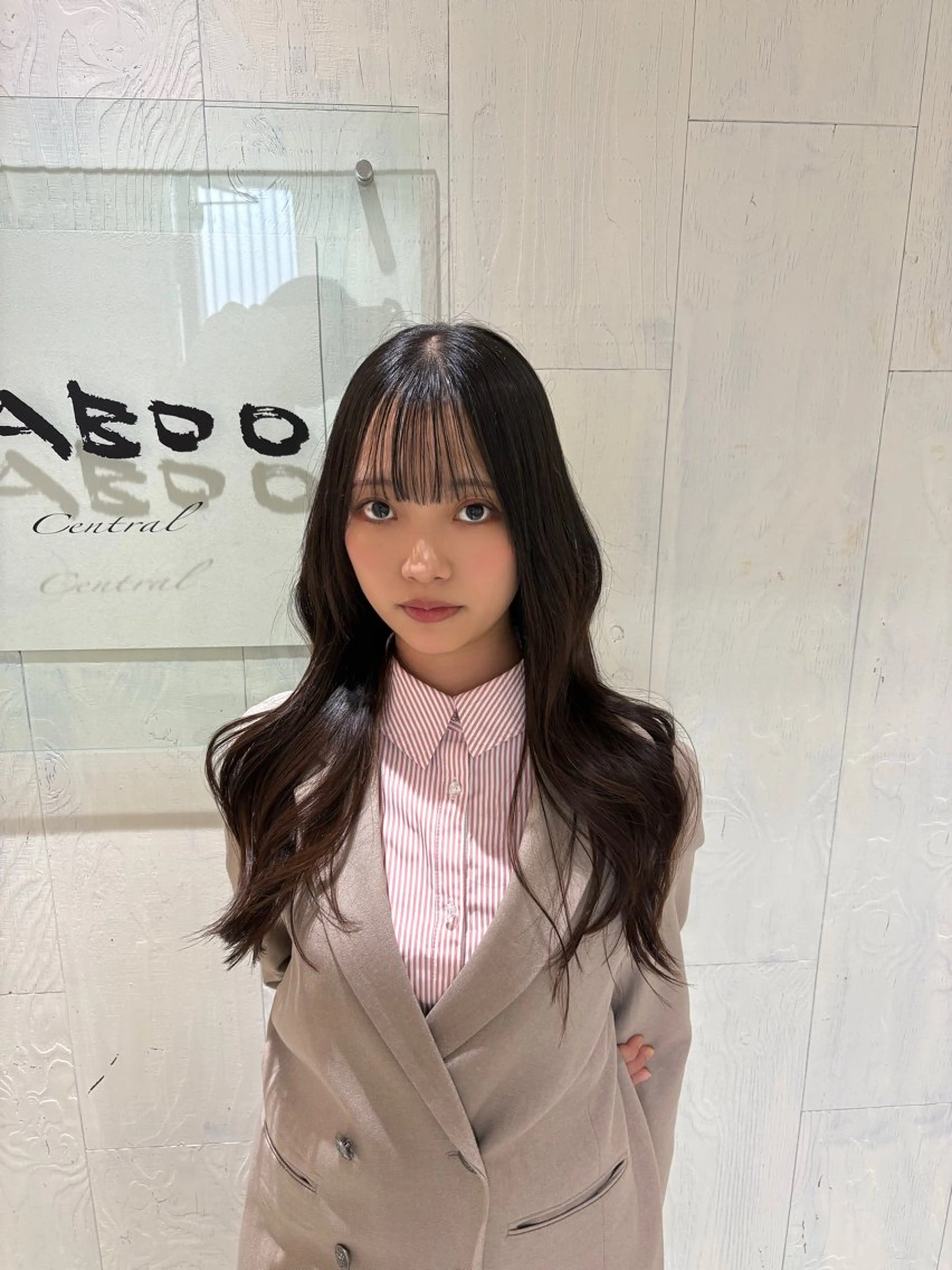 ロング くびれヘア レイヤーカット ローレイヤー シースルーバング カット トリートメント ブリーチなしWカラー レイヤー/Rickyのヘアスタイル