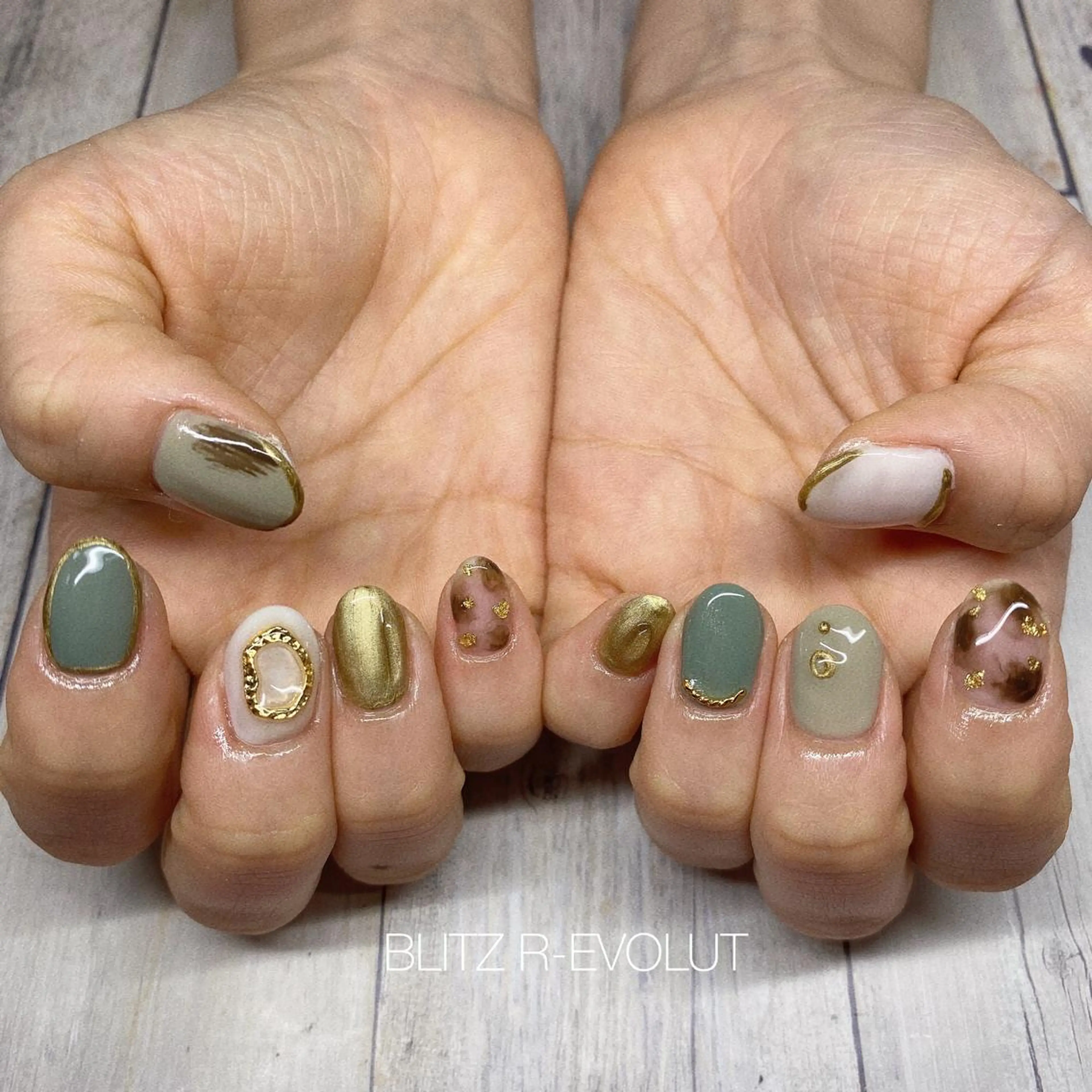 ネイル ☁️BLITZ 🎀笠原雪音🎀のネイルデザイン