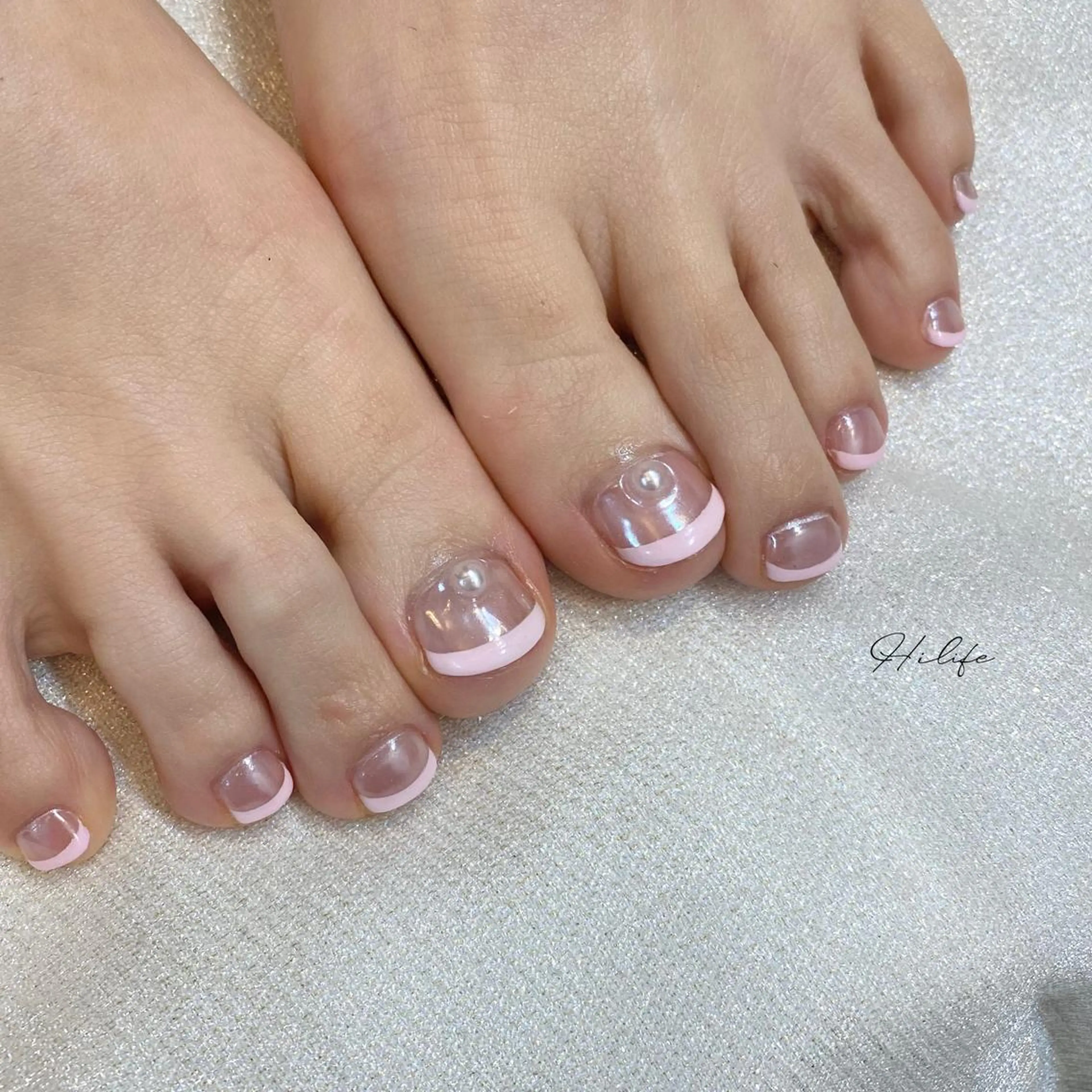 ネイル オーロラネイル フレンチネイル ミラーネイル ネイルチップ Nail Adore.のネイルデザイン