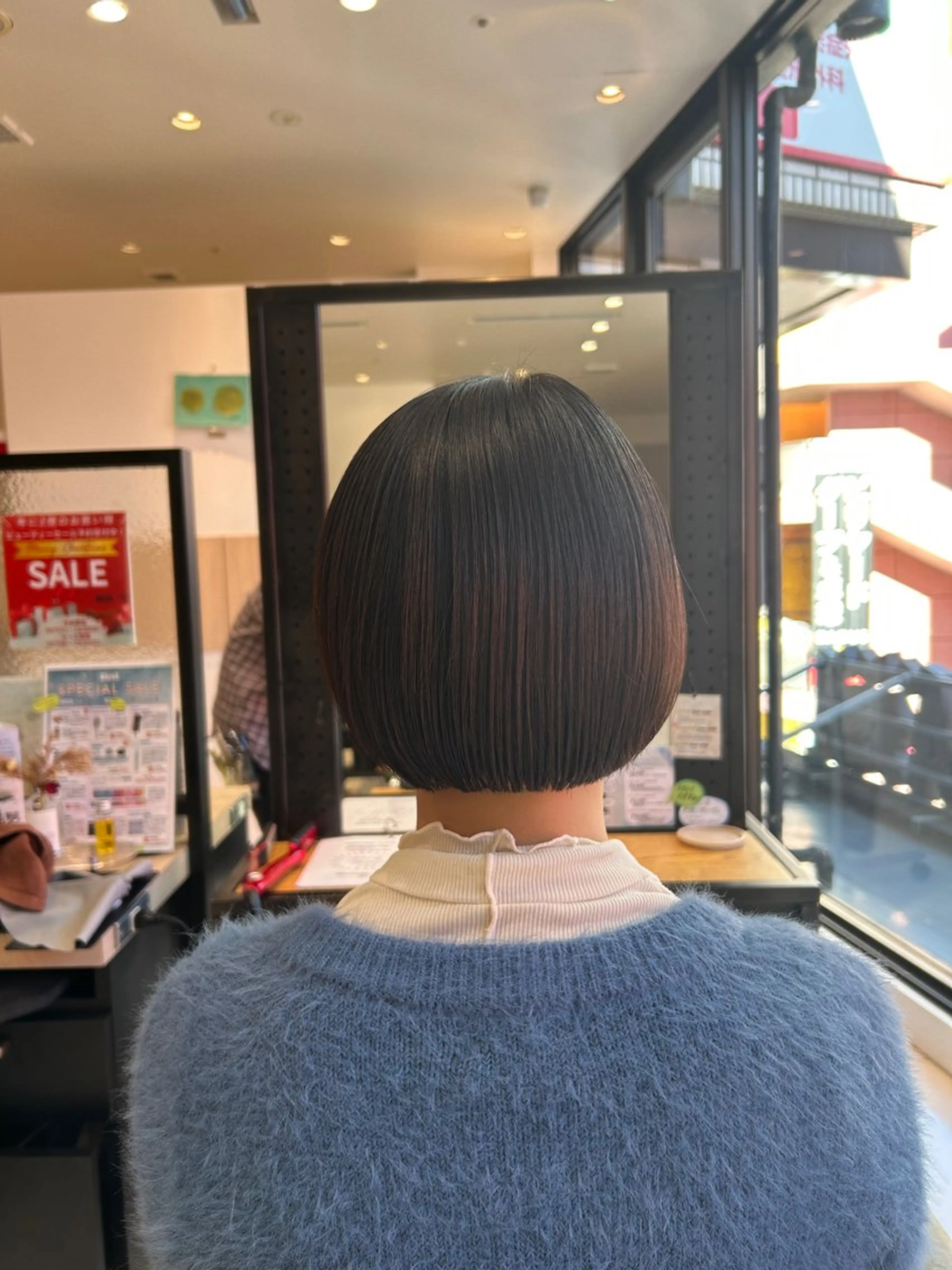 ショート ボブ カット 🪻ダブルカラー /透明感カラーRioのヘアスタイル