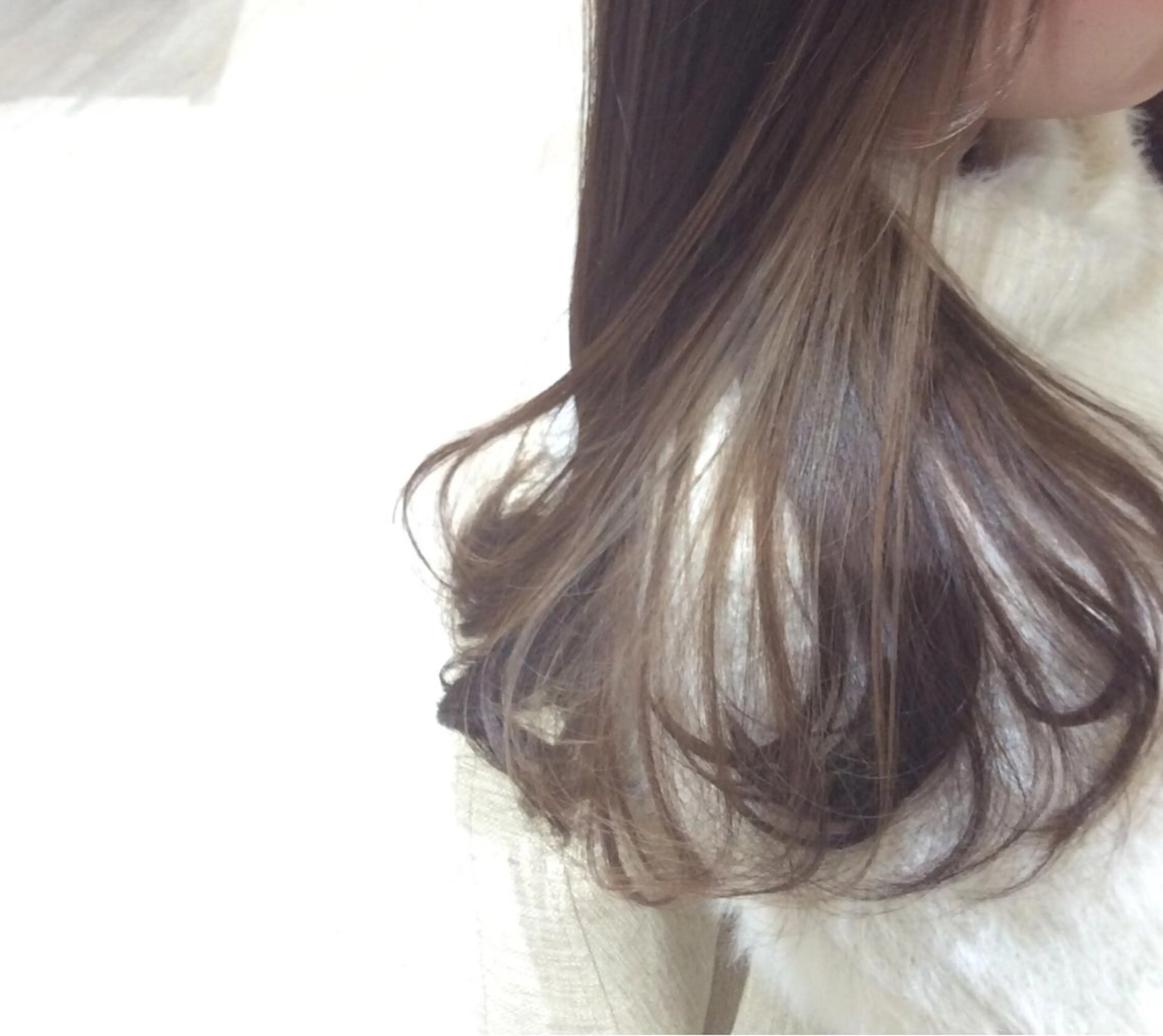 インナー・イヤリング・フェイスフレーミング＋イルミナカラー＋ブロー＋トリートメントの写真