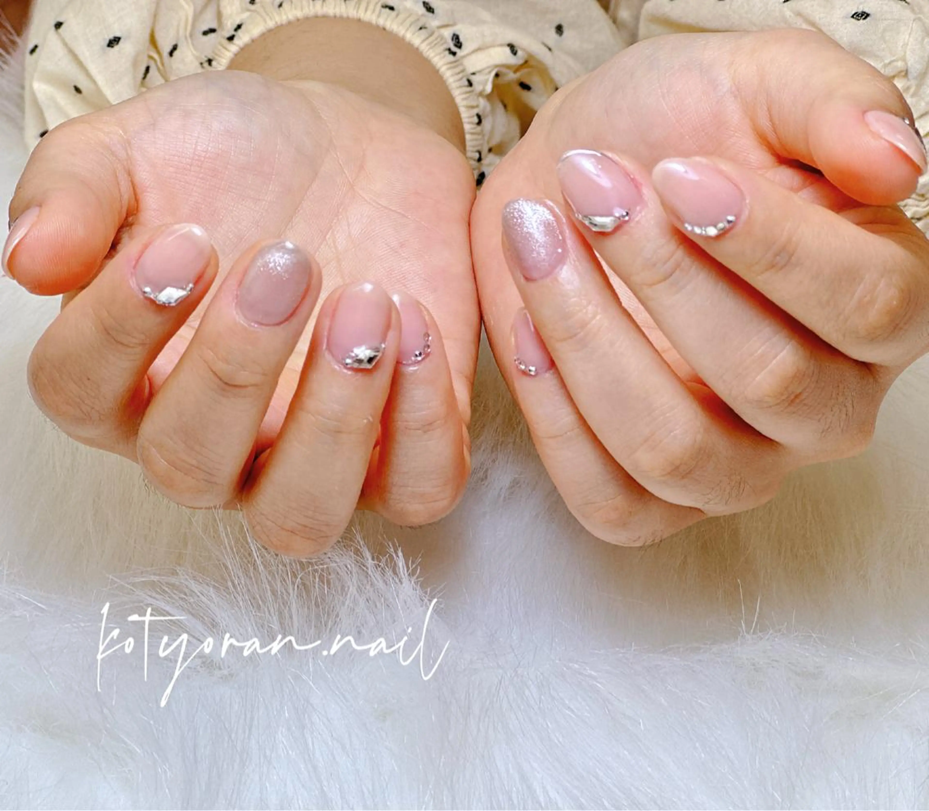 ネイル マツエク・マツパ Mona【パラジェル ・長さ出し専門店】のネイルデザイン