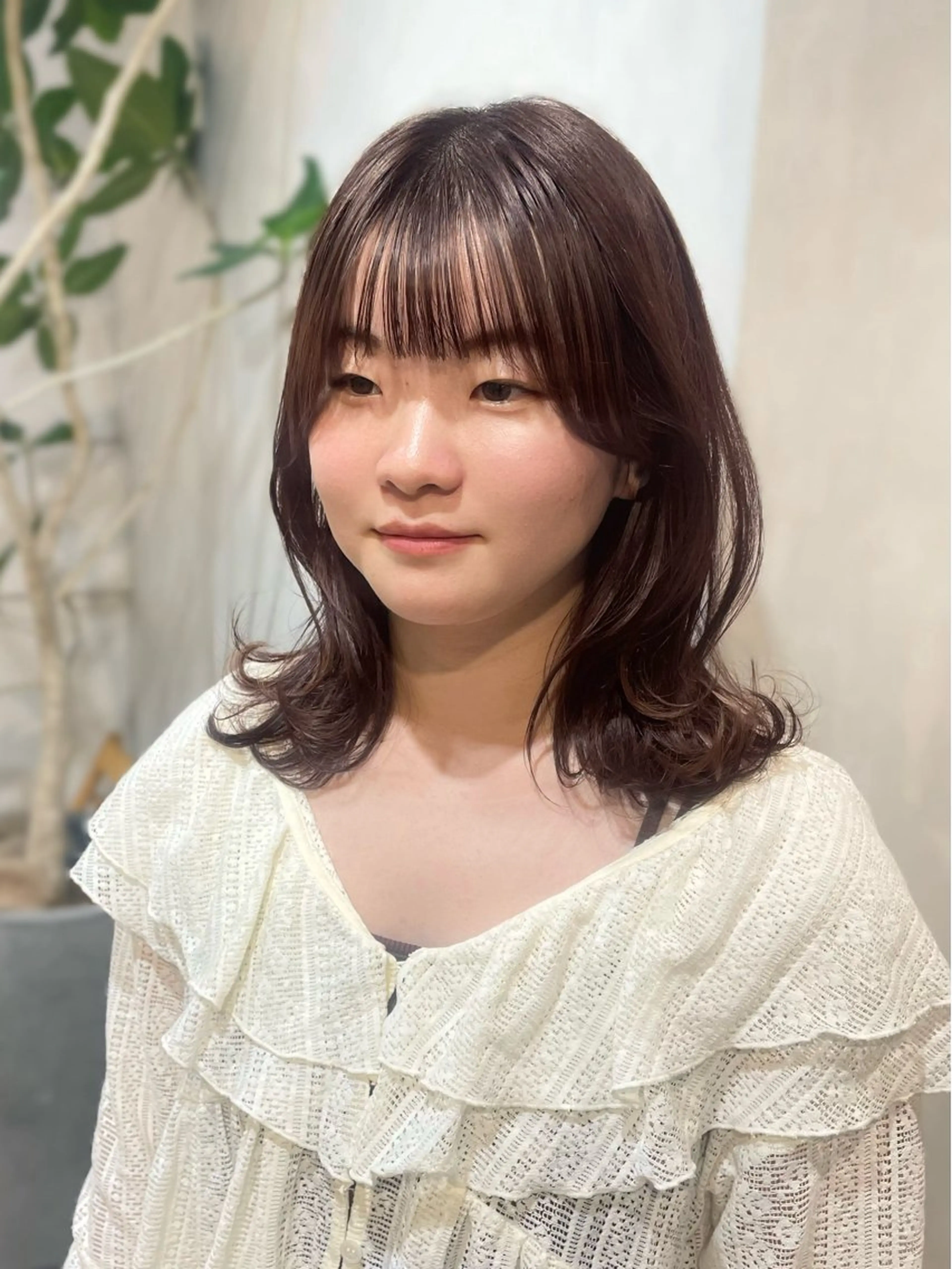 ミディアム SAKI 新宿のヘアスタイル