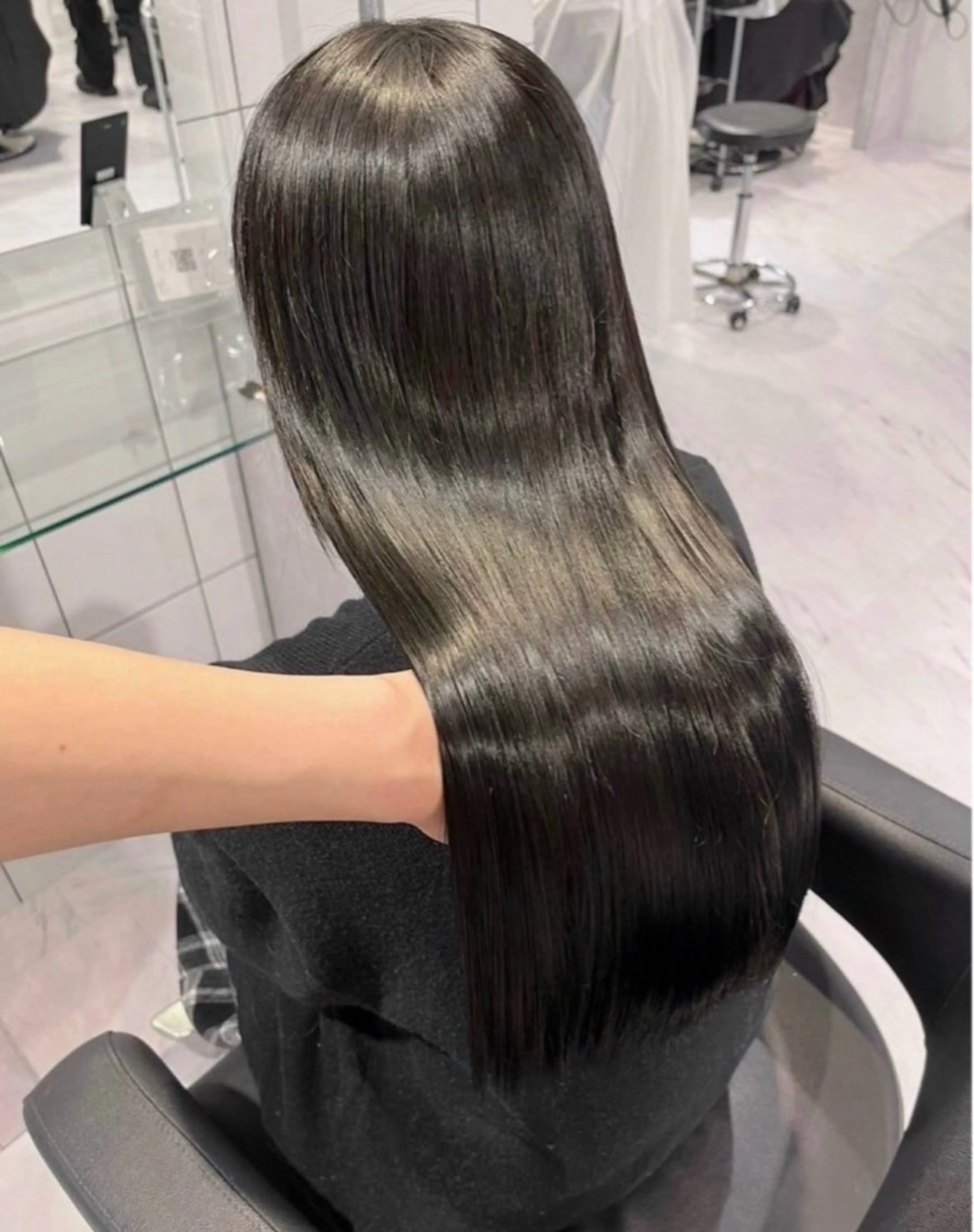 【🫧ミニモ限定🫧】カット➕ブリーチありorなしＷカラー➕髪質改善treatment《内部補修》🧴🫧の写真