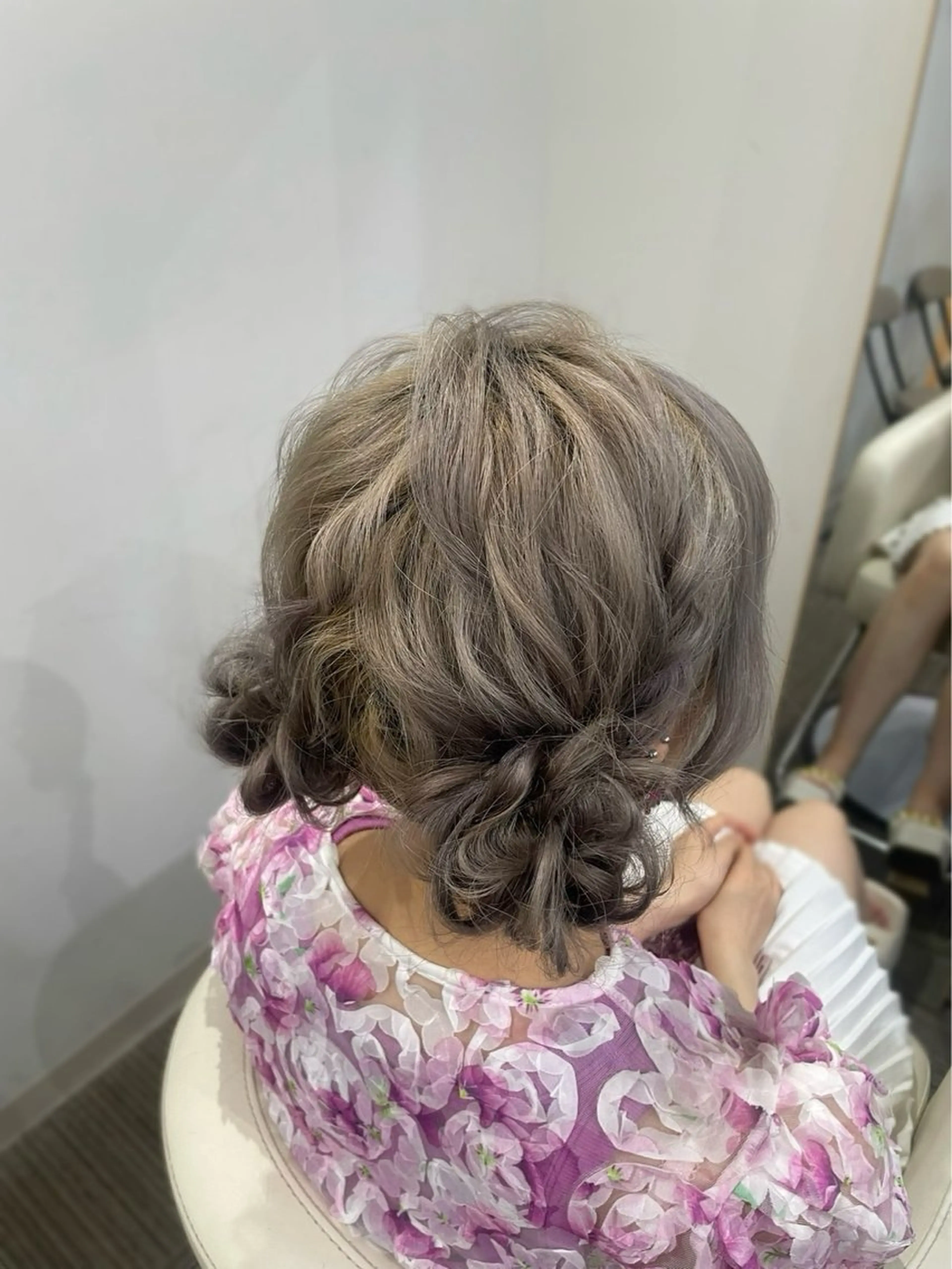 セミロング お団子ヘア ベルグロー所属・ベルグローヘアセット 🤍まりこのヘアスタイル