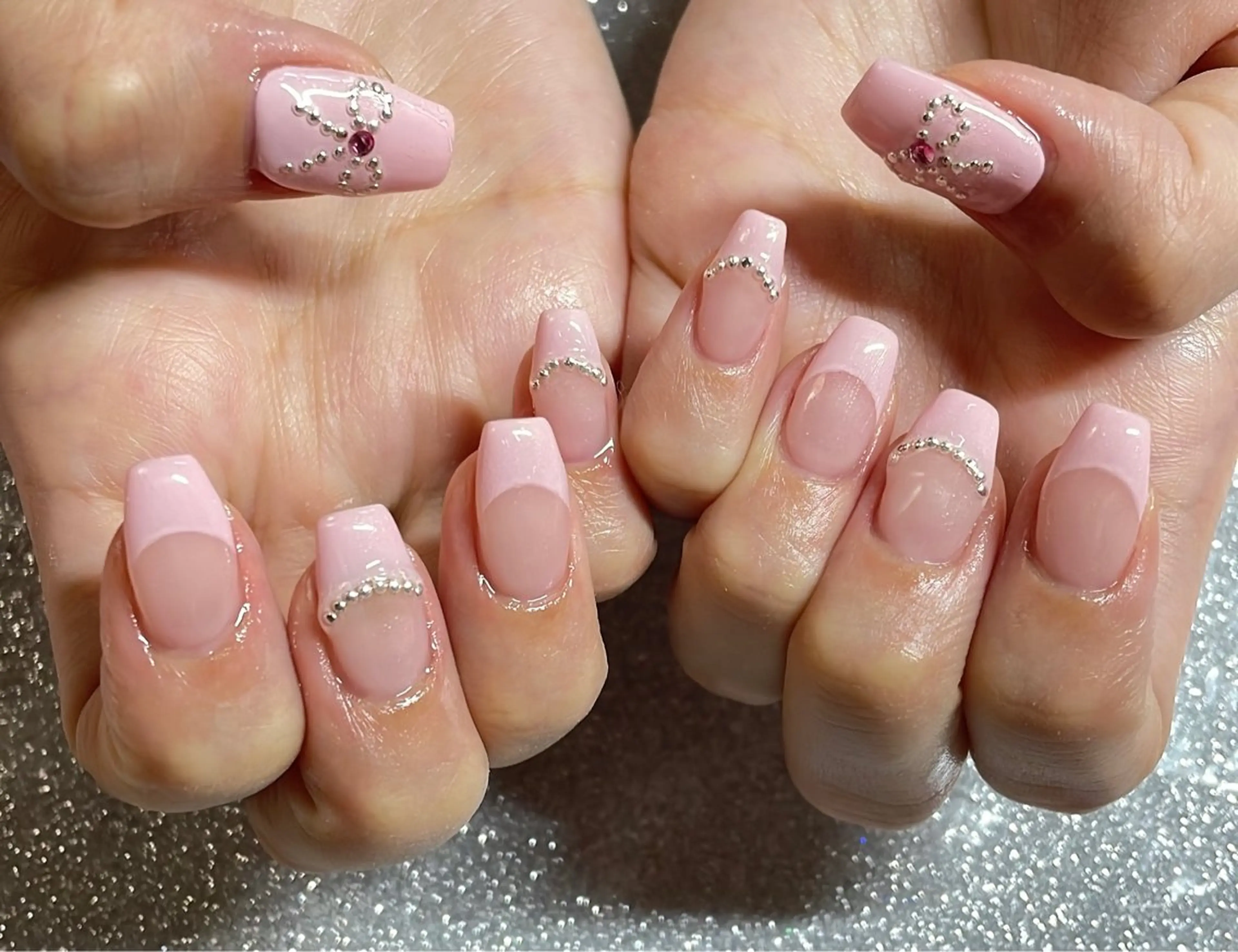 ネイル ハンドネイル VIERU 🌈🎀💖のネイルデザイン