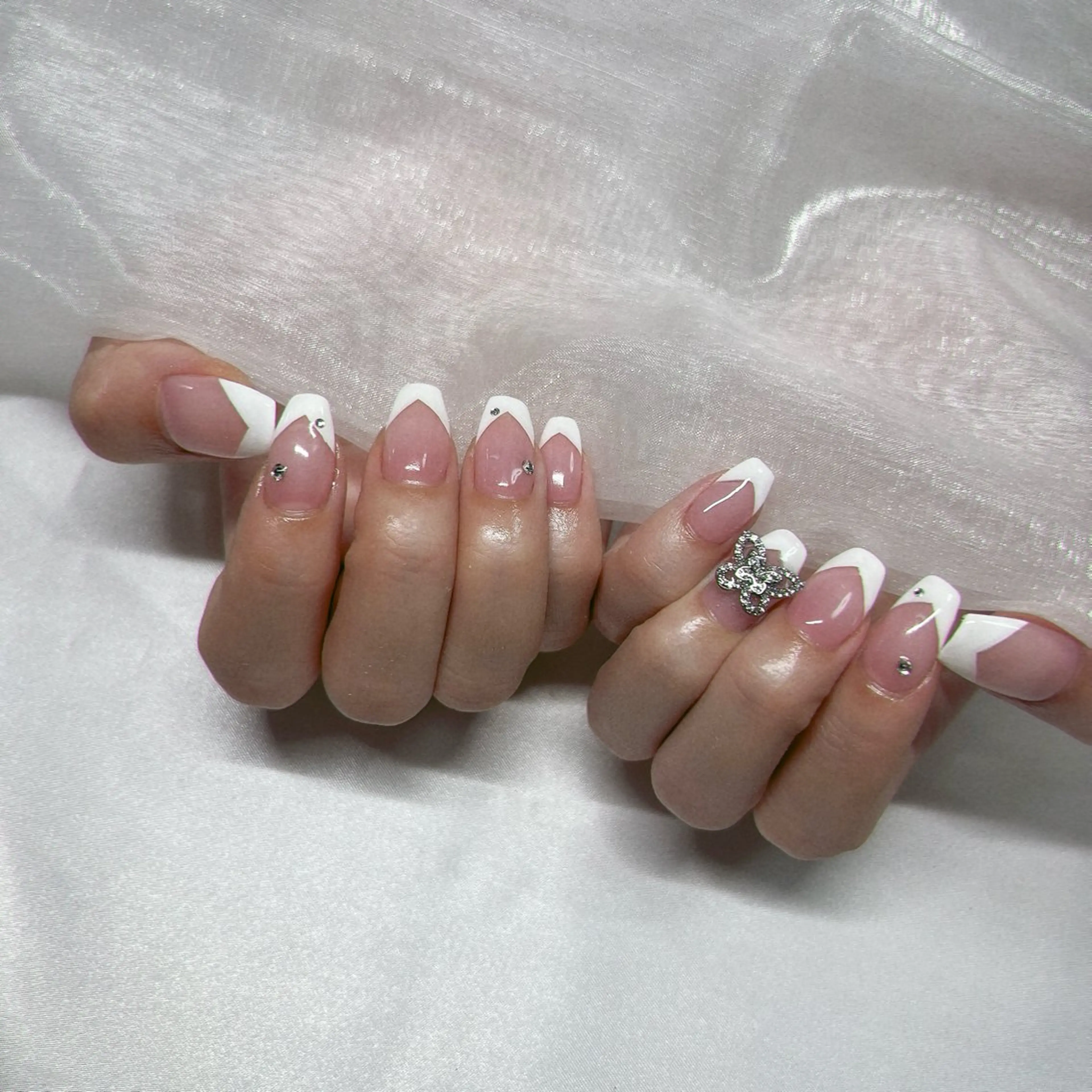 ネイル ジェルネイル 韓国ネイル ラメ(グリッター) マグネットネイル ミラーネイル ハンドネイル -nail salon-Reward所属・nail salon Rewardのネイルデザイン