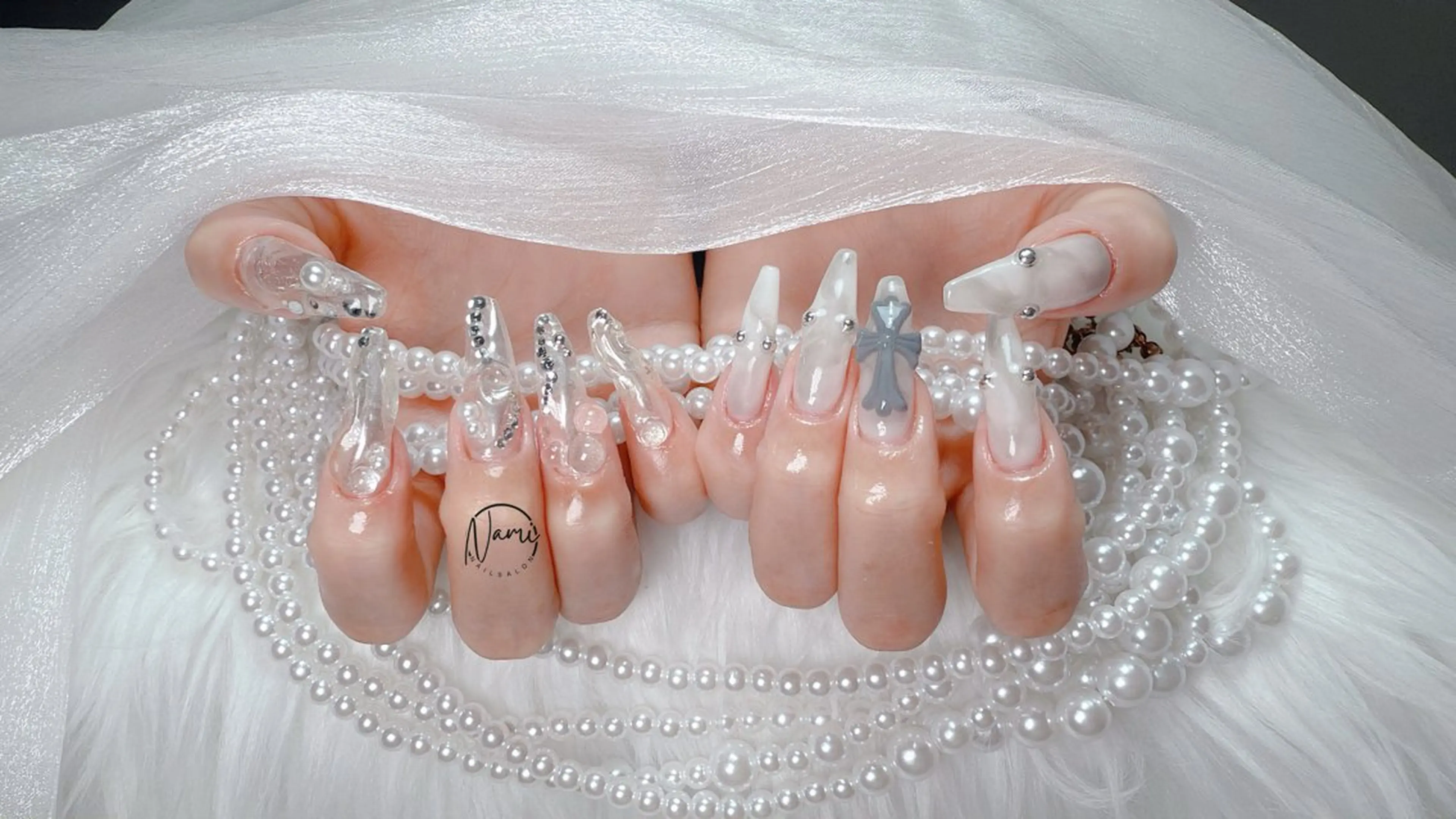 ネイル 長さ出し ガーリー 韓国ネイル ロングネイル 持ち込み ハンドネイル Nami nail salon所属・Nami nail salonのネイルデザイン