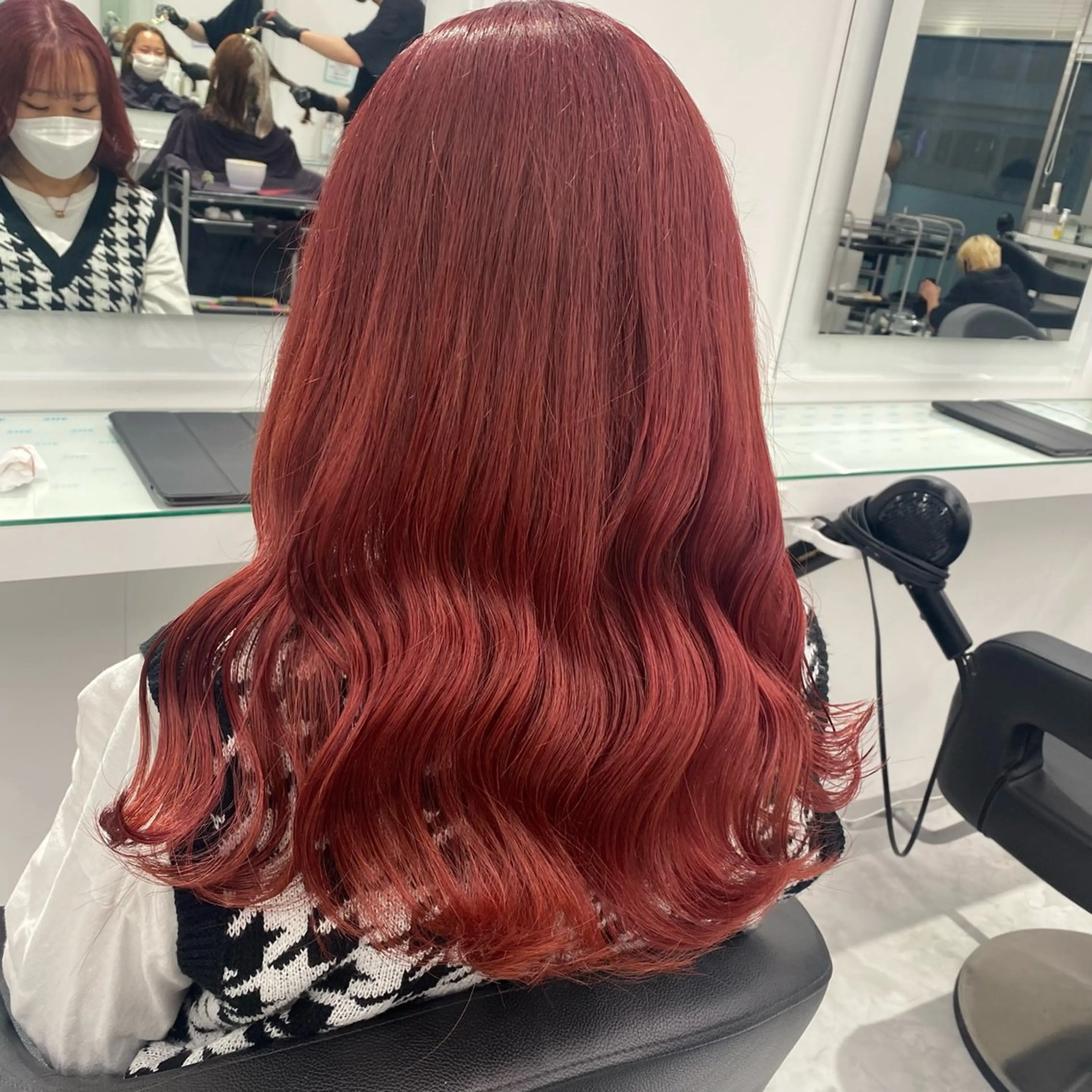 カラー 透け上品ハイトーン 職人ゆうと🤍のヘアスタイル