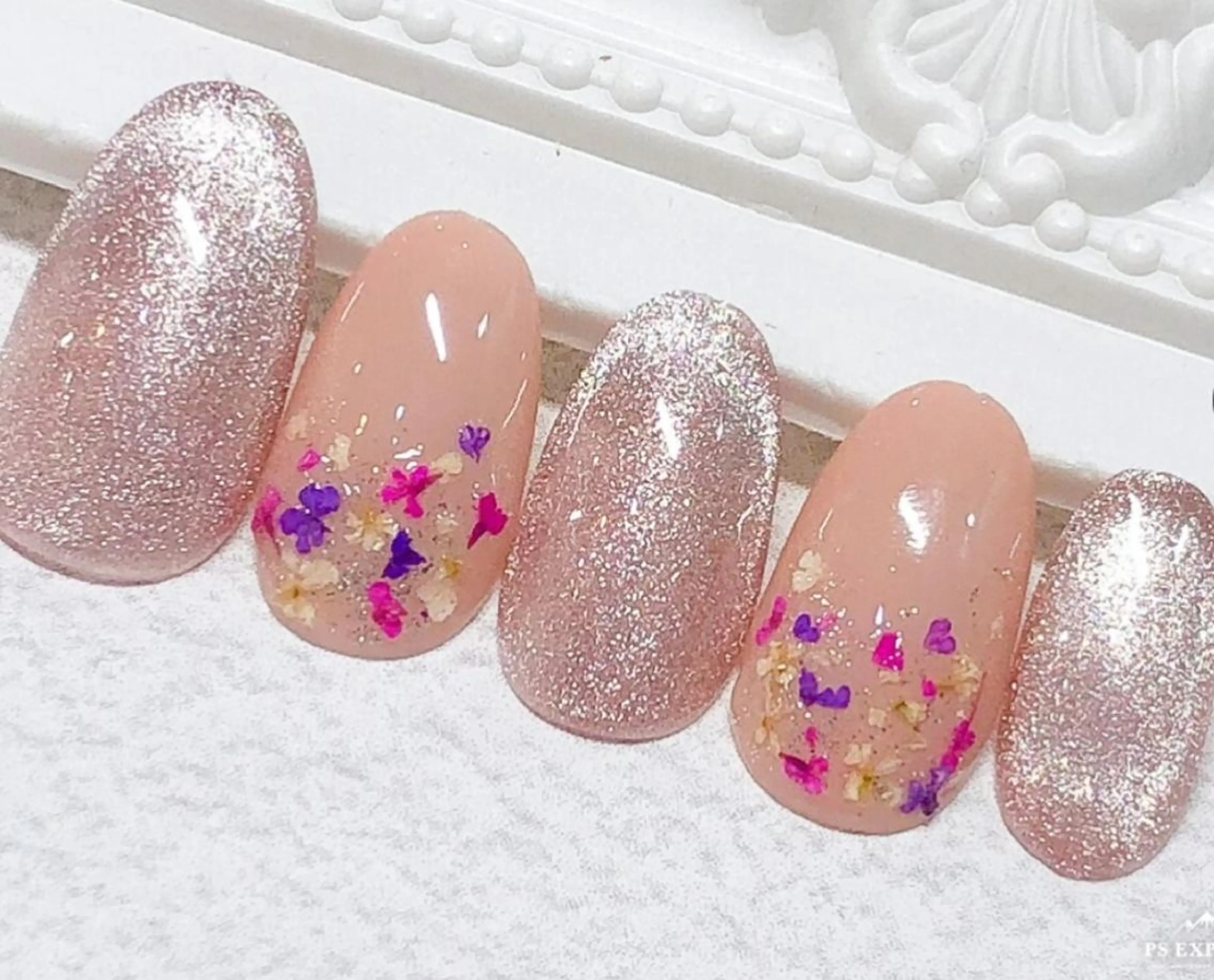 ネイル フラワーネイル マグネットネイル ハンドネイル privateサロン creaのネイルデザイン