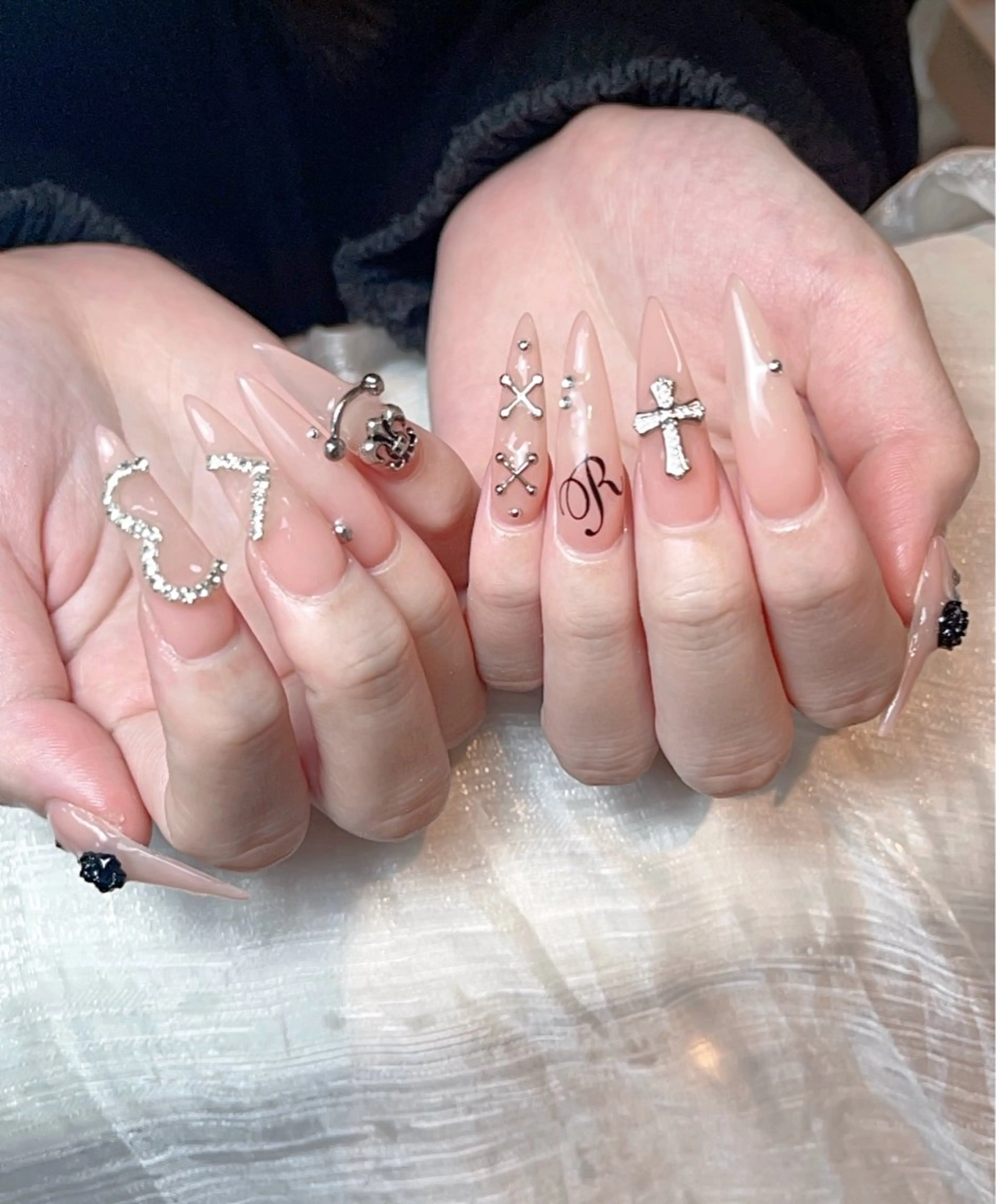 ネイル アートネイル ジェルネイル ニュアンスネイル シンプルネイル ネイルチップ ハンドネイル Nie Nail Hinatachanのネイルデザイン