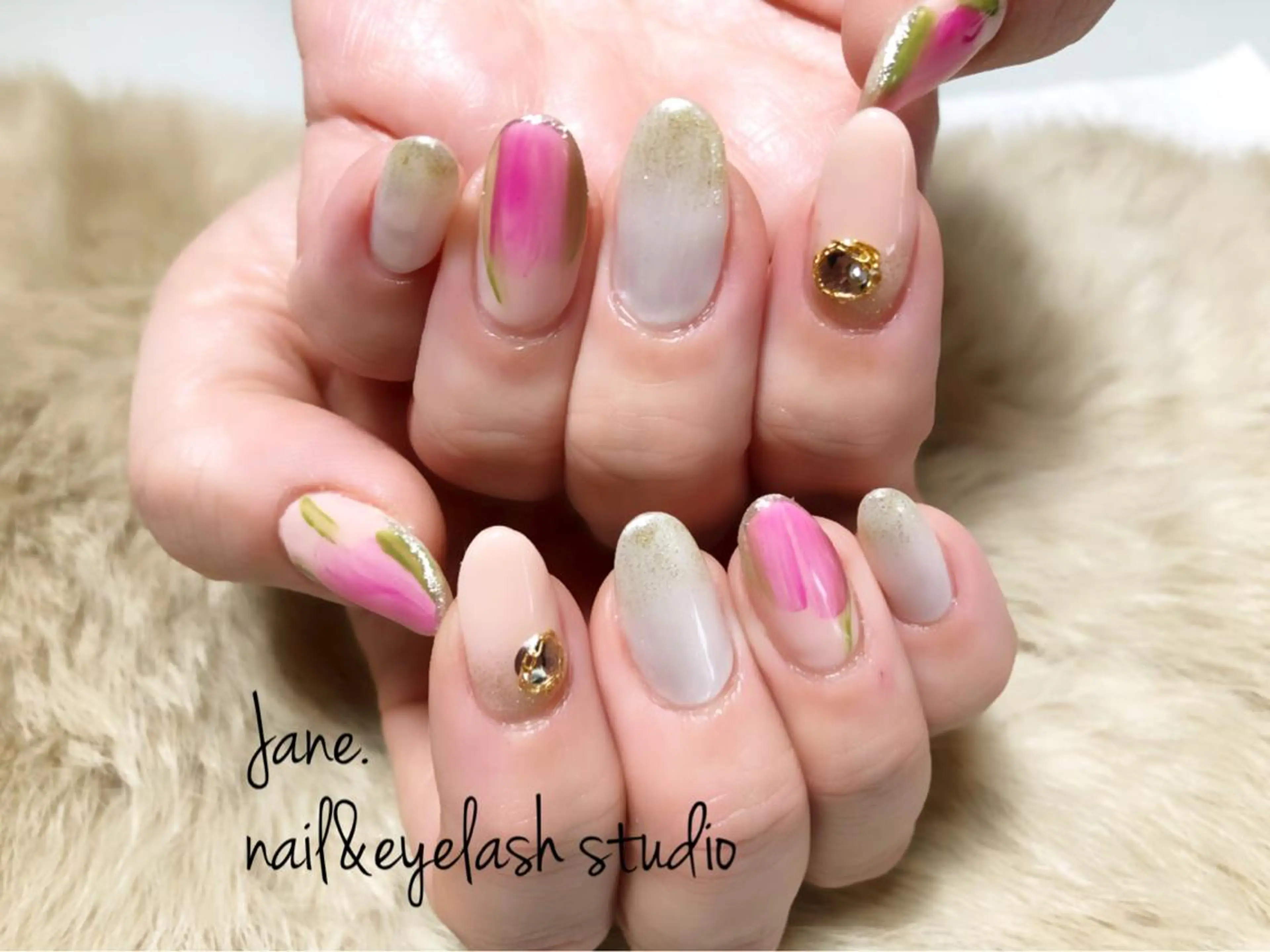 ネイル Yakko pas á pasのネイルデザイン