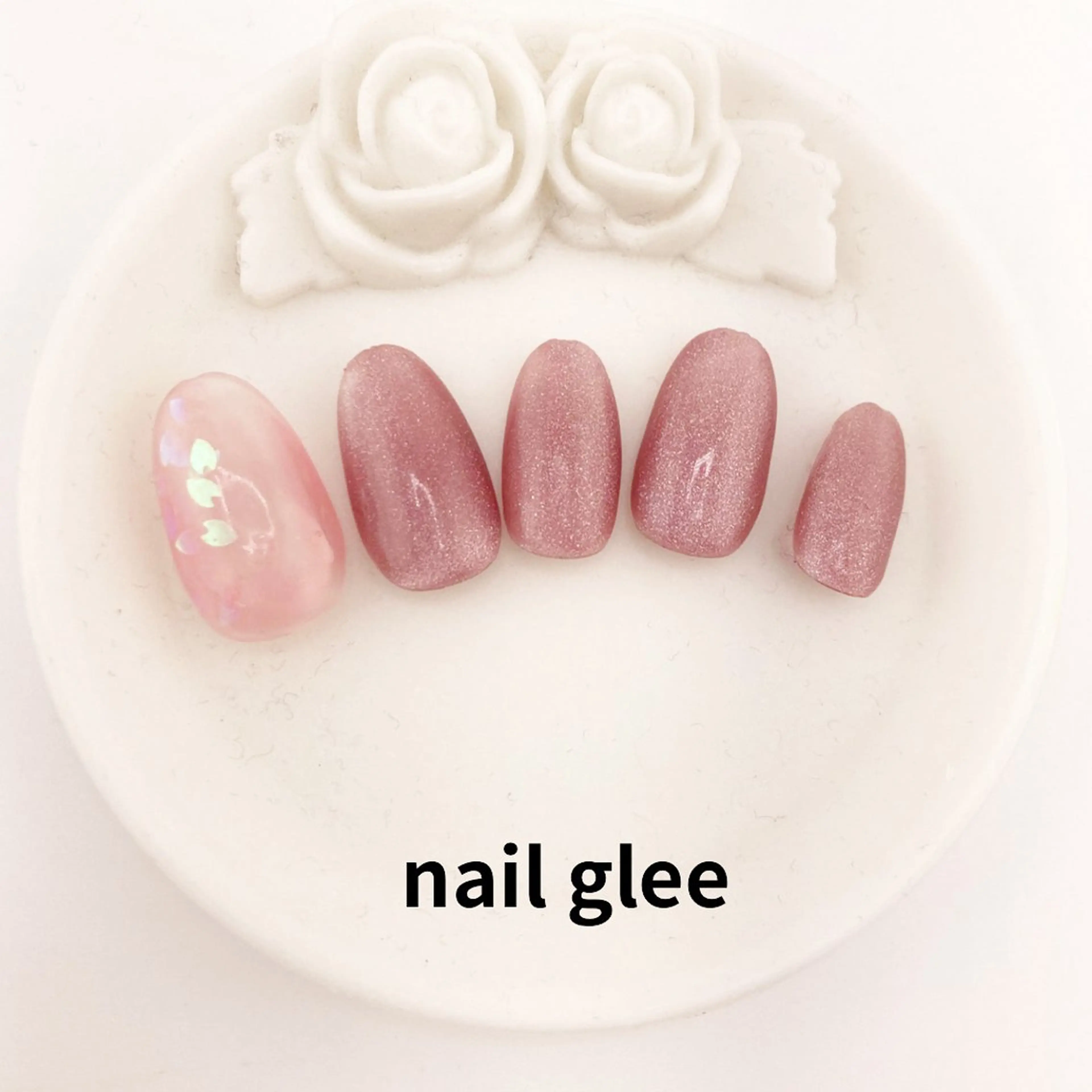 ミディアム ハンドネイル RISA nail gleeのネイルデザイン