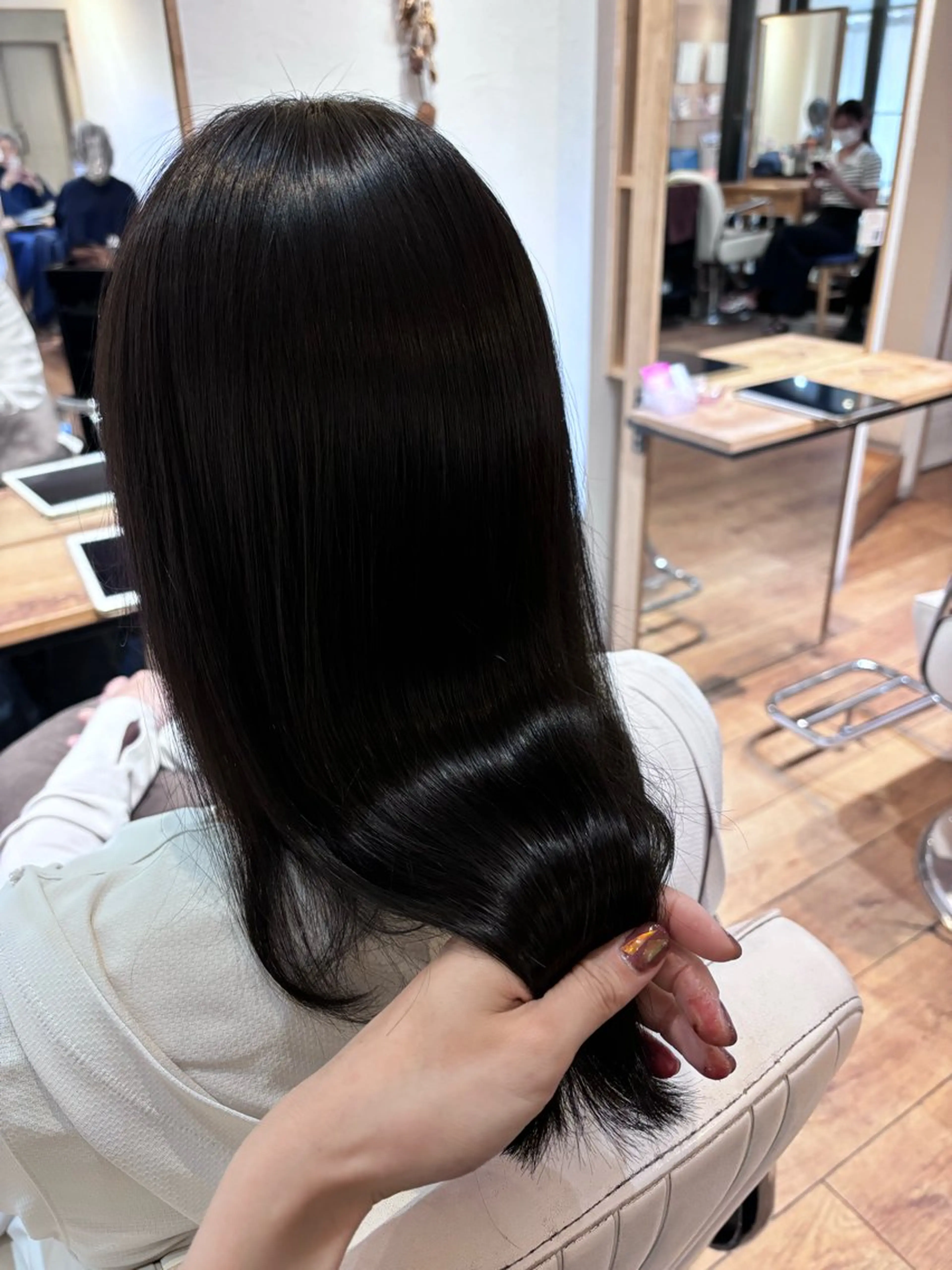 セミロング 酸性ストレート カット 縮毛矯正 newi 京橋 【yuuki】のヘアスタイル