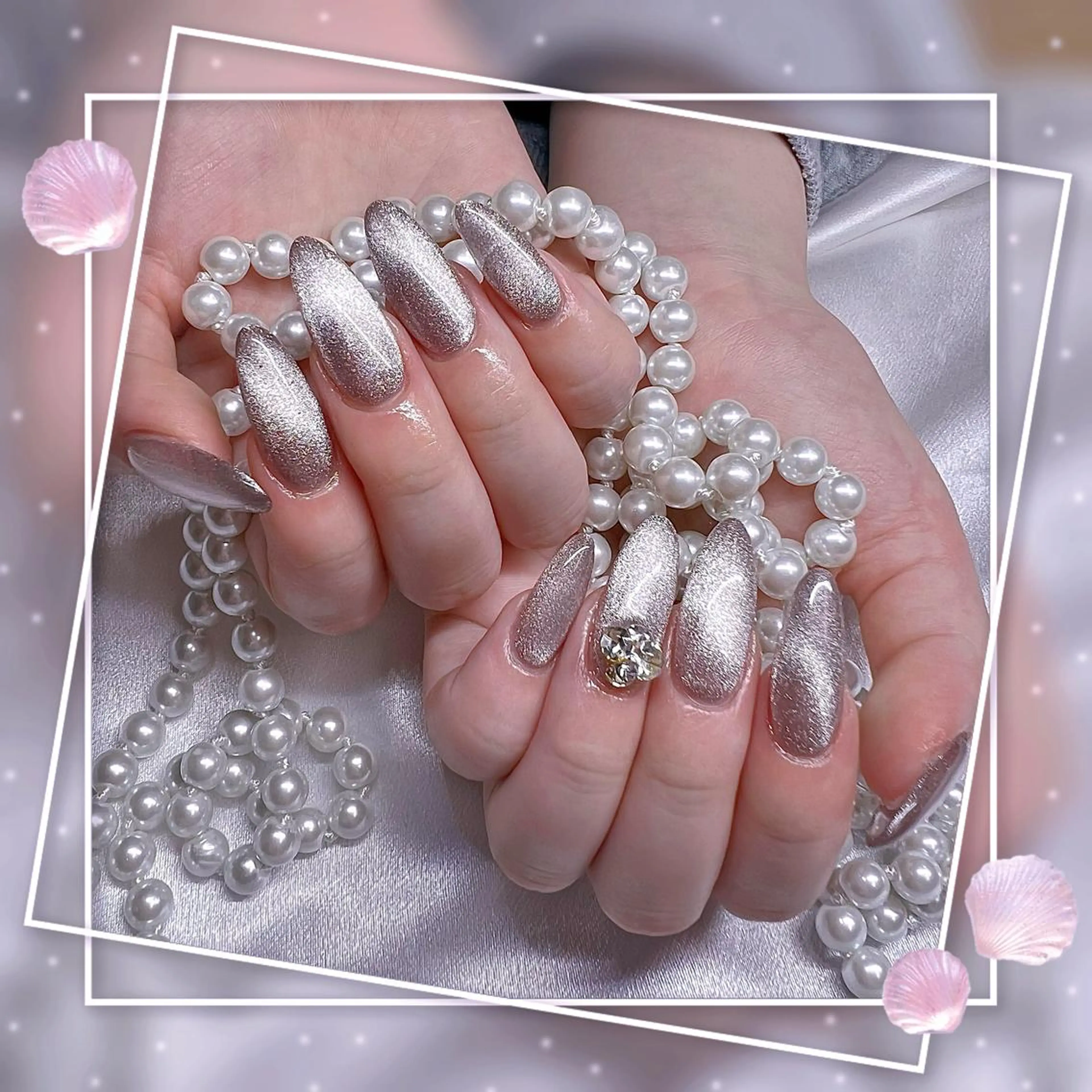 ネイル フレンチネイル キラキラネイル 韓国ネイル マグネットネイル マグネットフレンチ ハンドネイル Chill Nailsalonのネイルデザイン