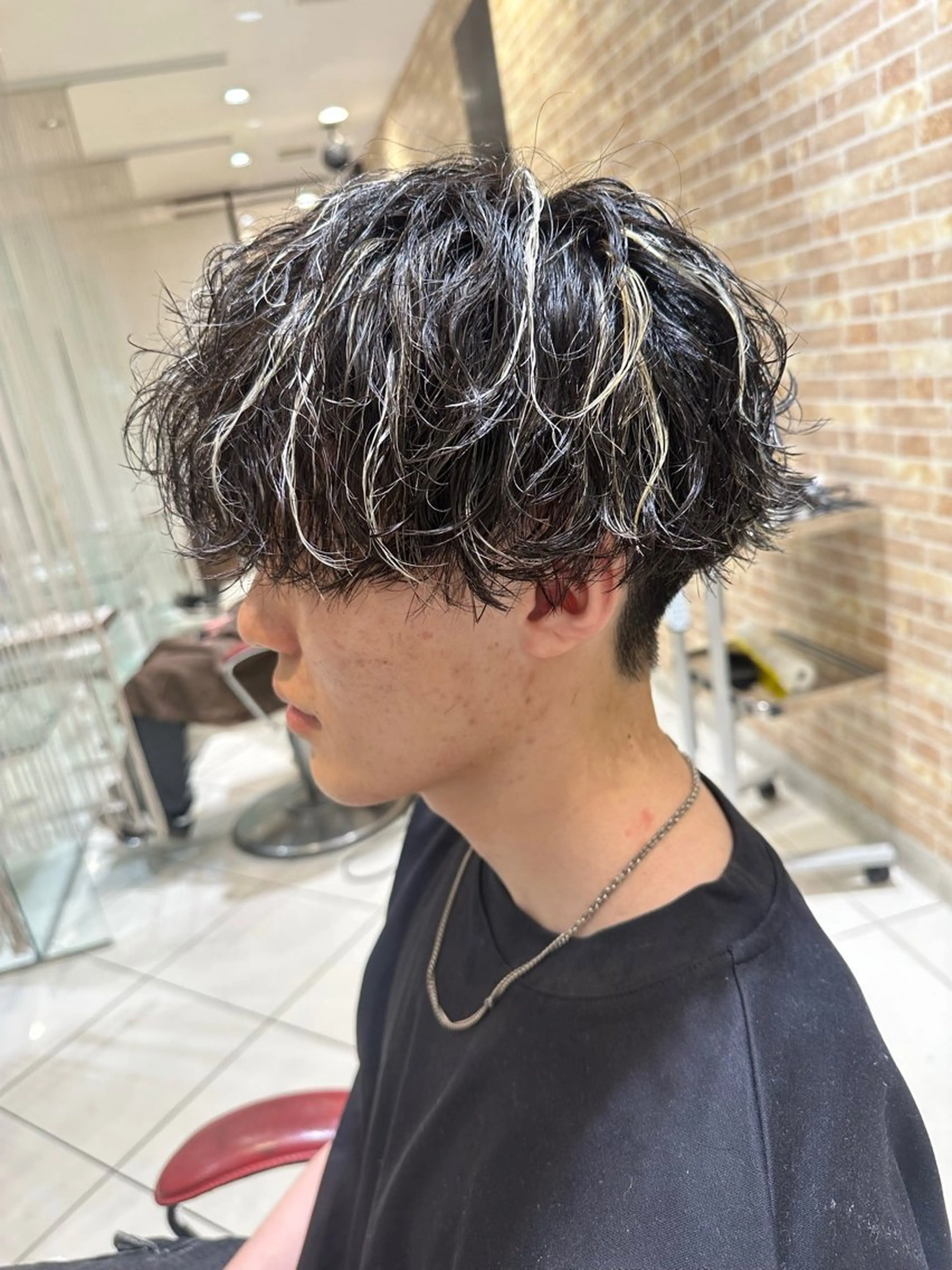 ショート カラー パーマ メンズ フェザーパーマ メンズパーマ ニュアンスパーマ 💈メンズ特化 美容師サキ💈のヘアスタイル