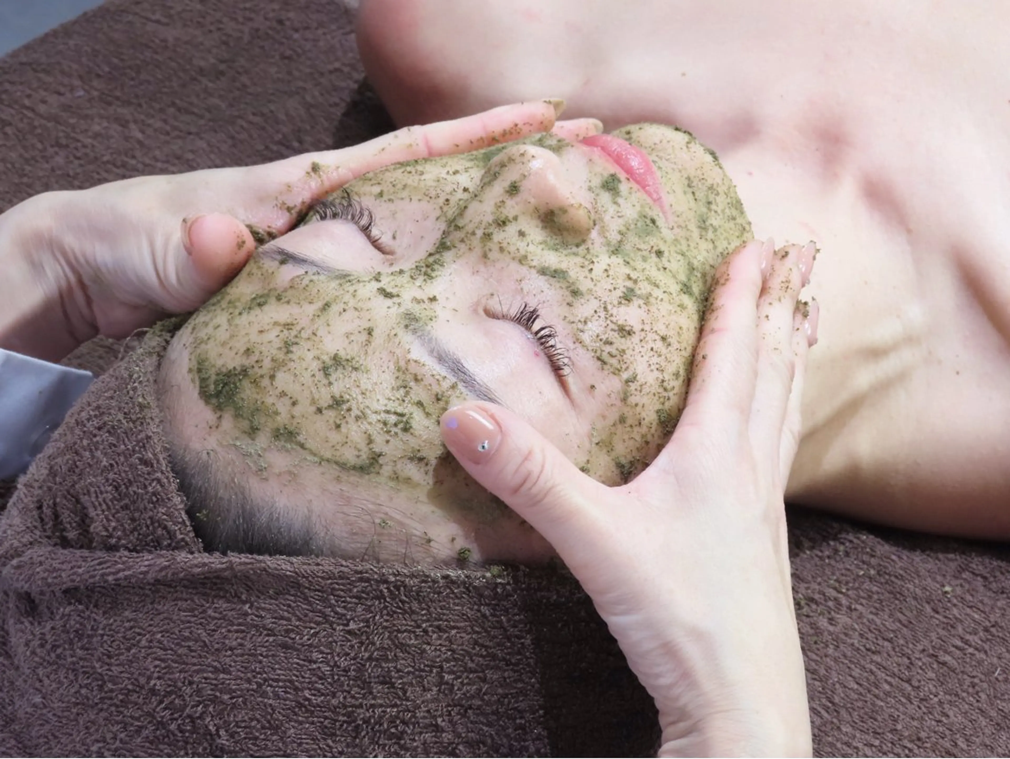 人気No.1‼️3回分クーポン！本気で肌再生したい方！ハーブピーリングFACAL!REVI陶器トリートメント(剥離無し)の写真