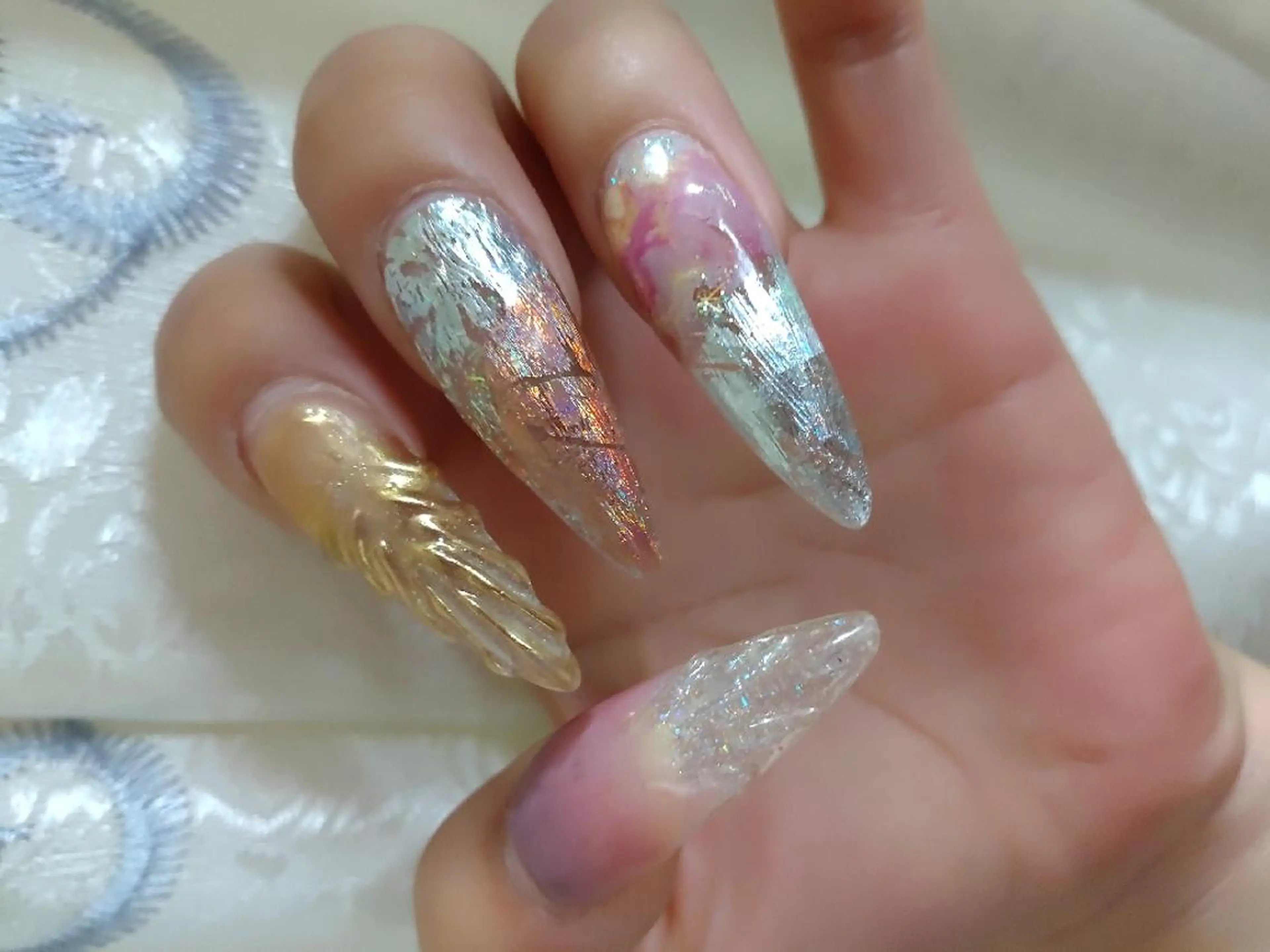 ネイル エステとネイル ローズコンフォートのネイルデザイン