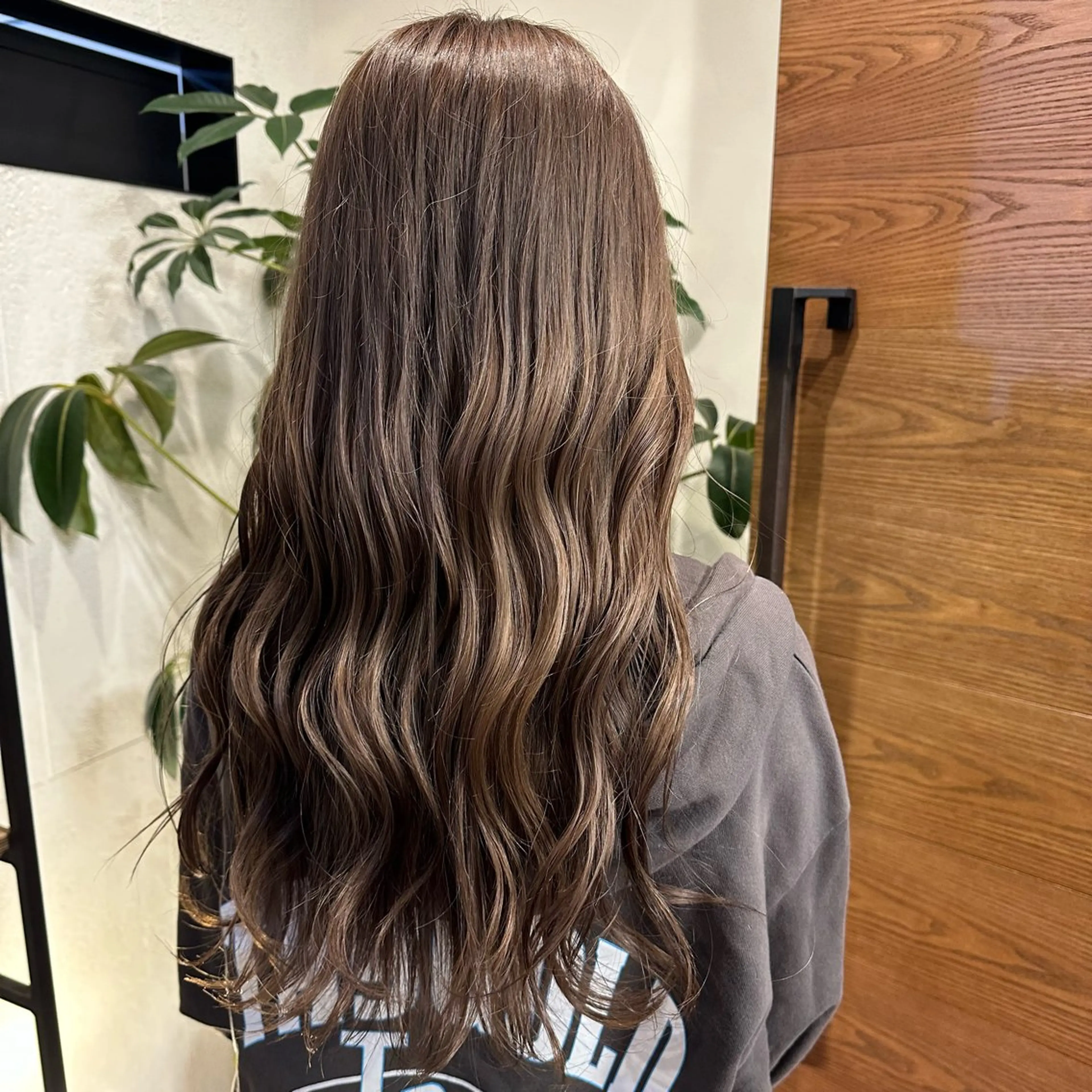 ロング ヘアカラー momo 札幌美容師のヘアスタイル