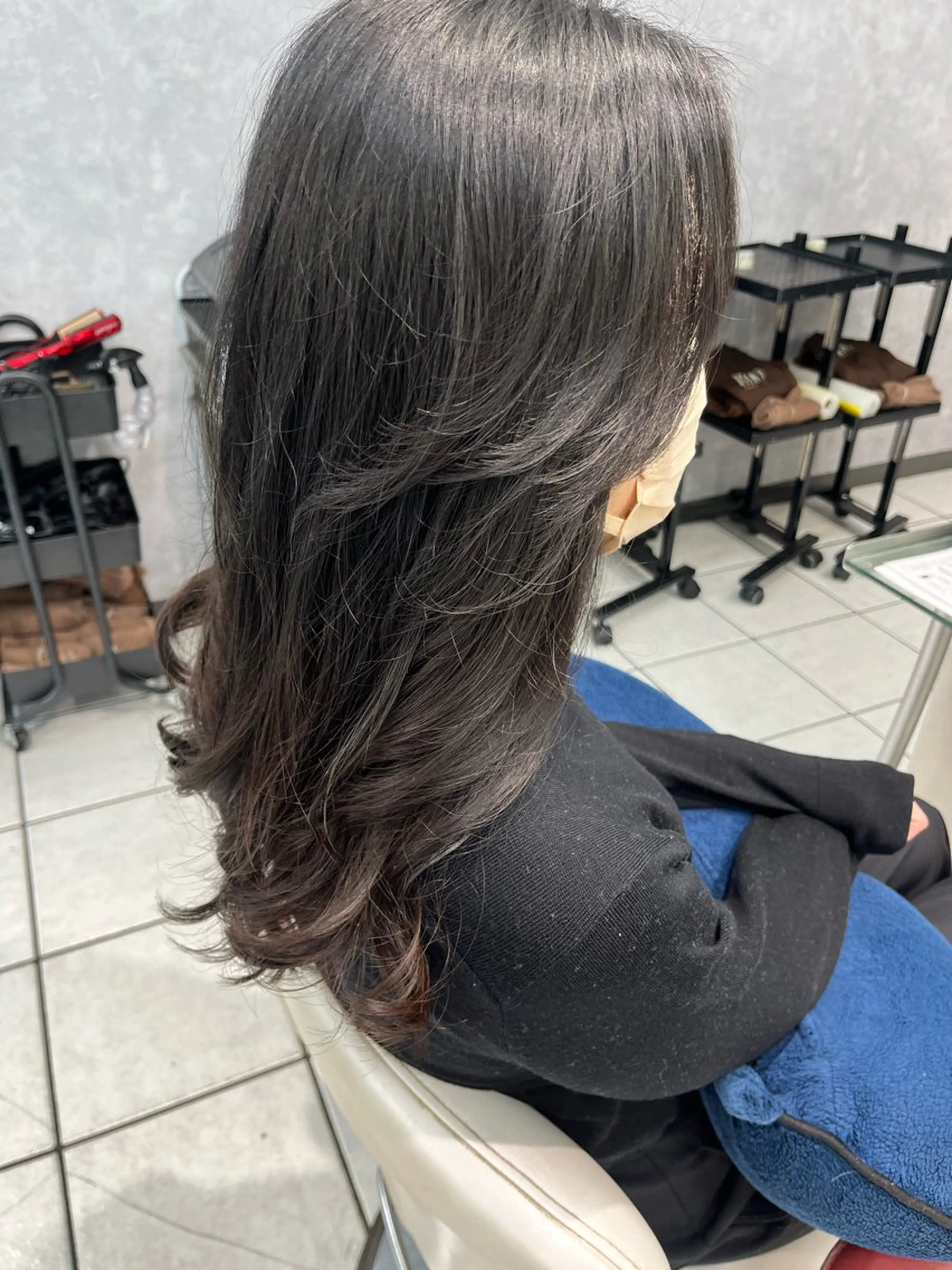 ミディアム パーマ ミディアムパーマ アートディレクター 尾内 友美のヘアスタイル