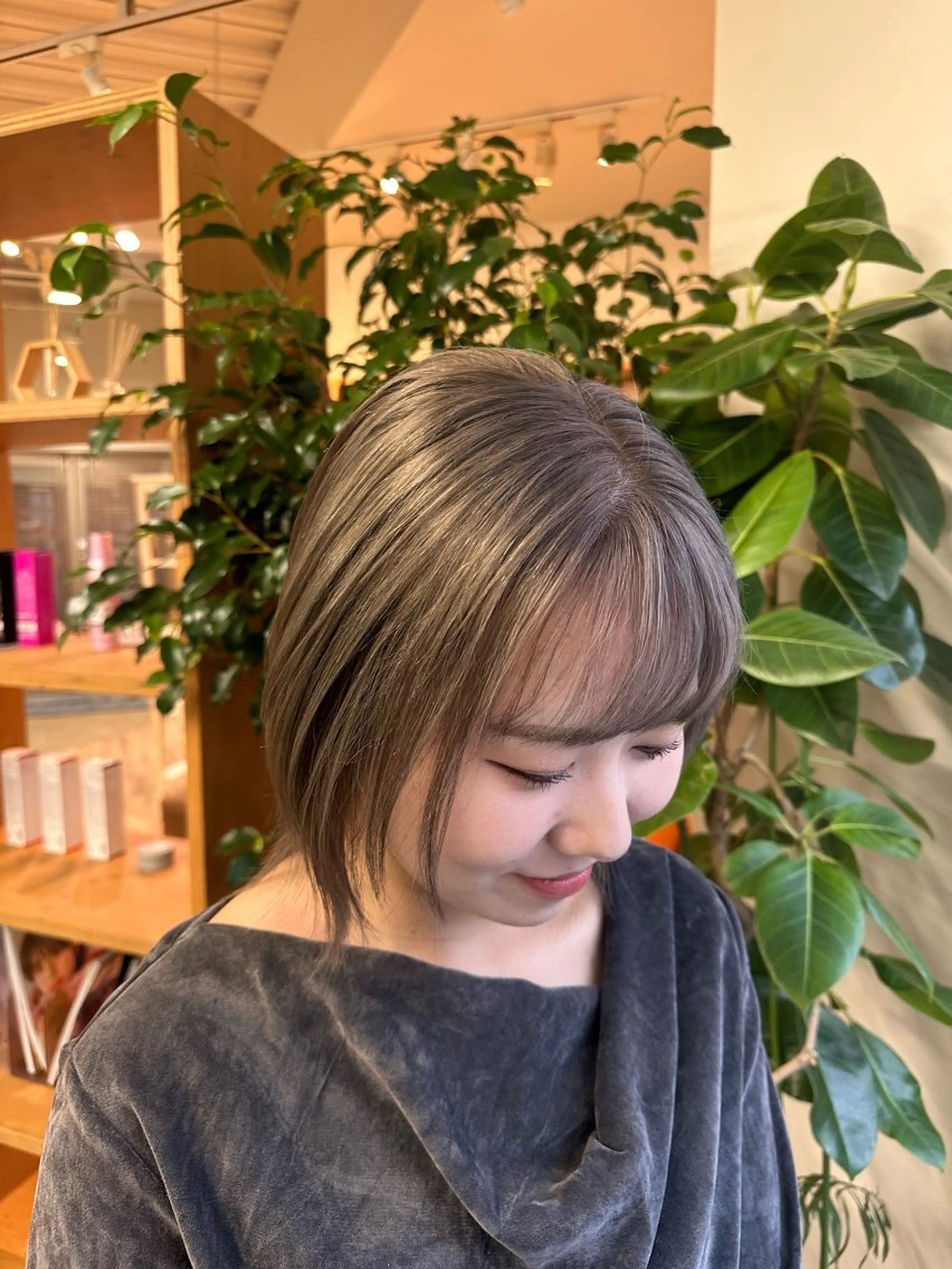 カラー グレージュ ミルクティーグレージュ カット ヘアカラー ブリーチカラー/ わきたちえ🌻のヘアスタイル