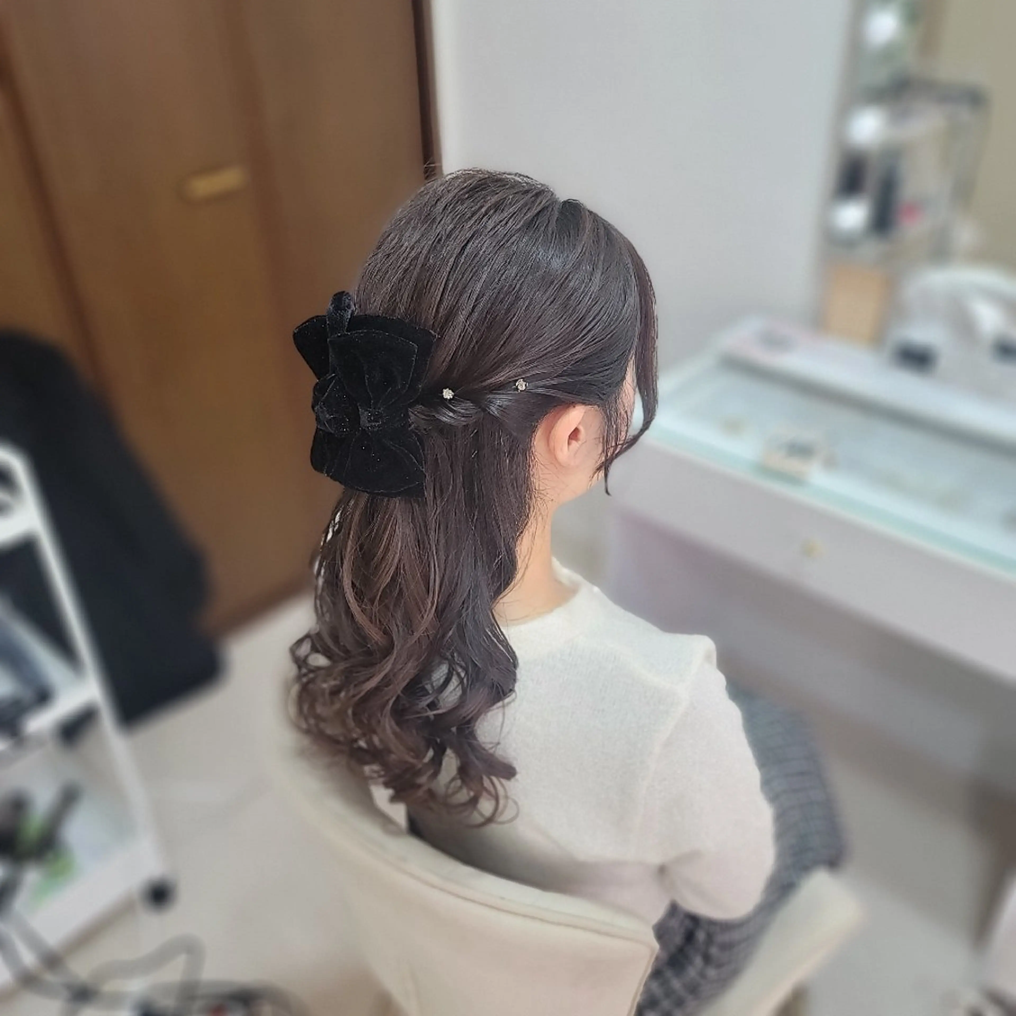 セミロング ヘアアレンジ ハーフアップ ヘアセット 渥美 寿美翔のヘアスタイル