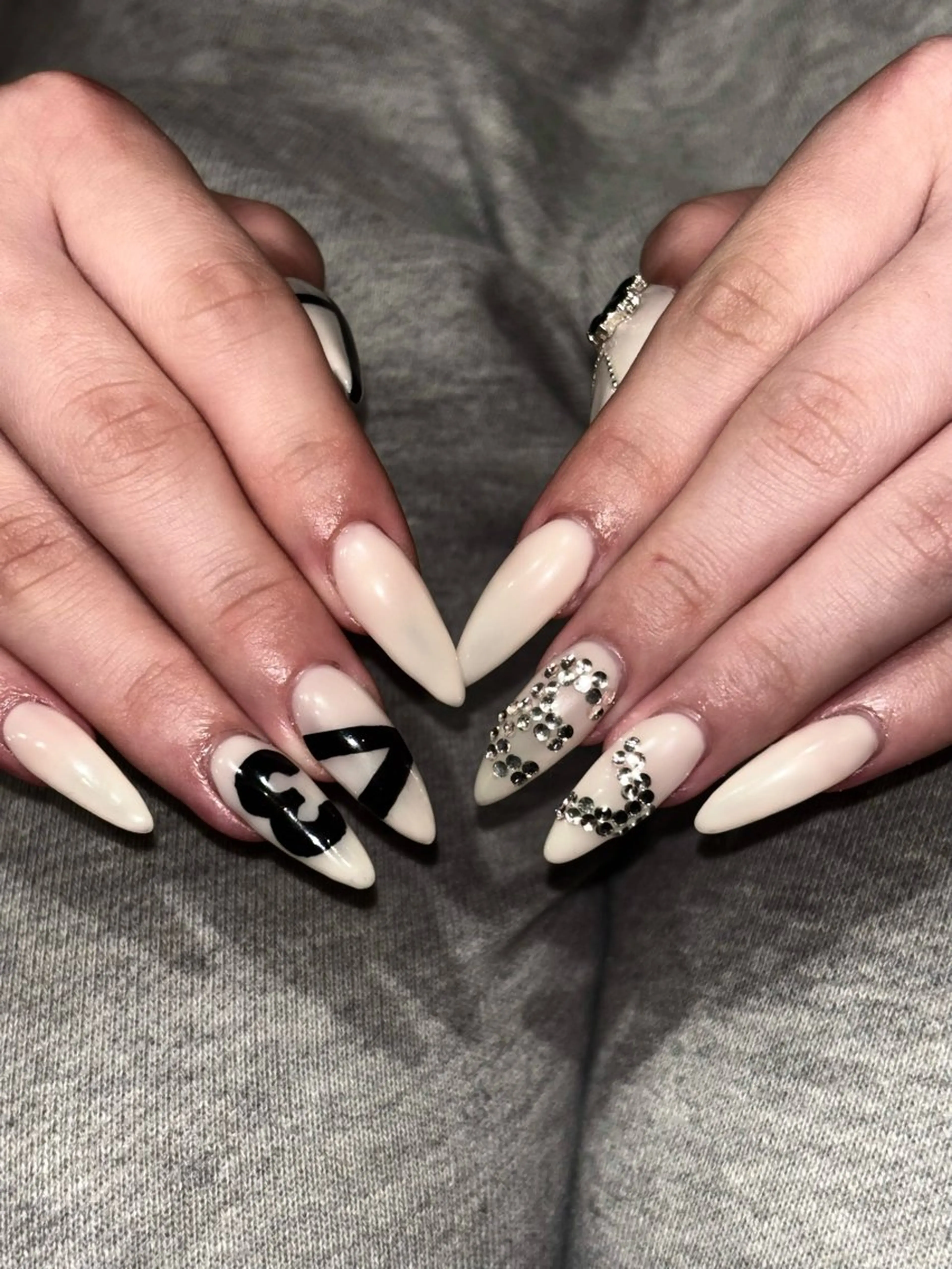 ネイル ハンドネイル リサ パラジェル認定サロンのネイルデザイン