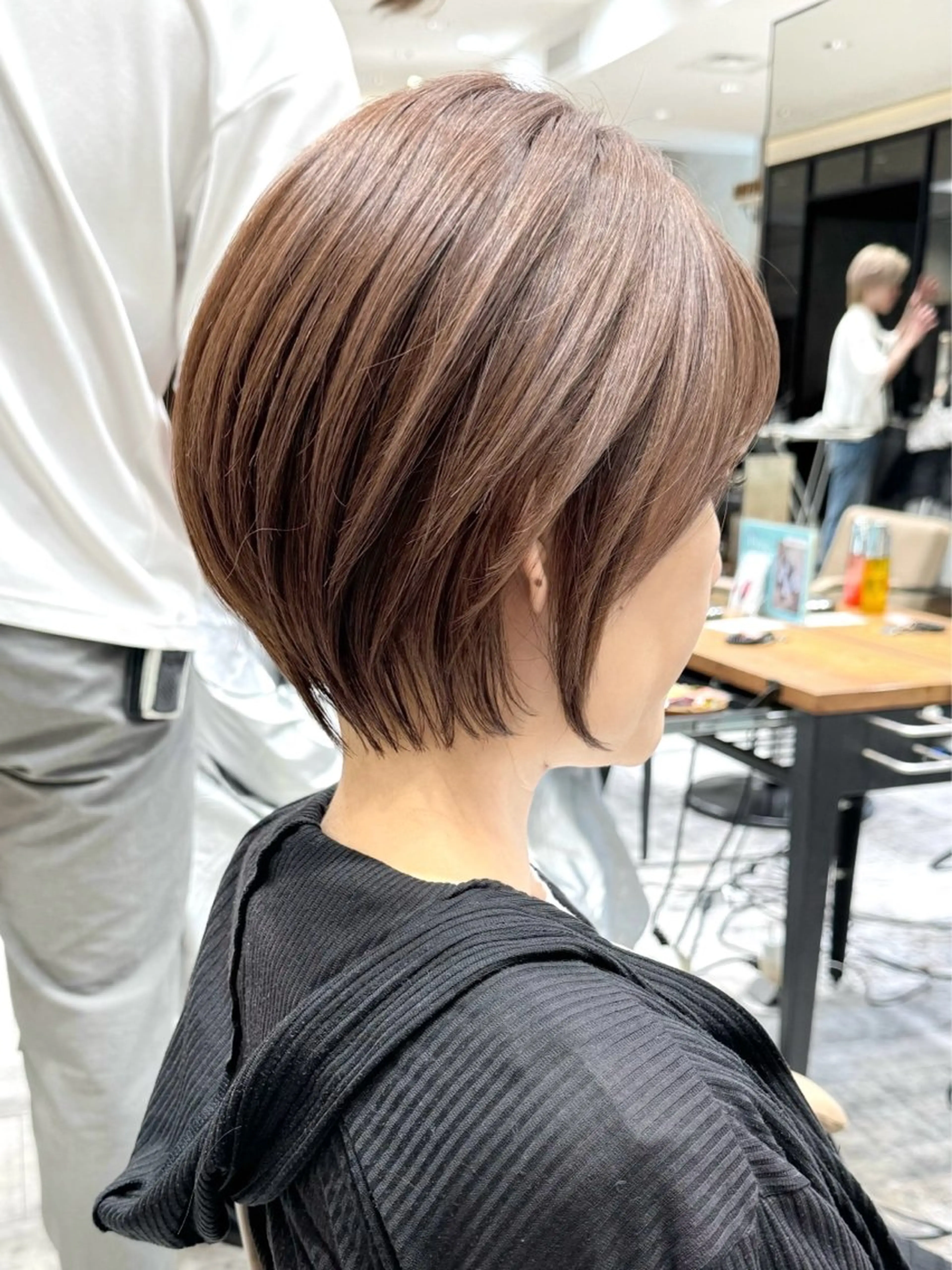 ショート カラー カット ヘアカラー トリートメント 💍新宿ショート 💍岩田莉奈のヘアスタイル