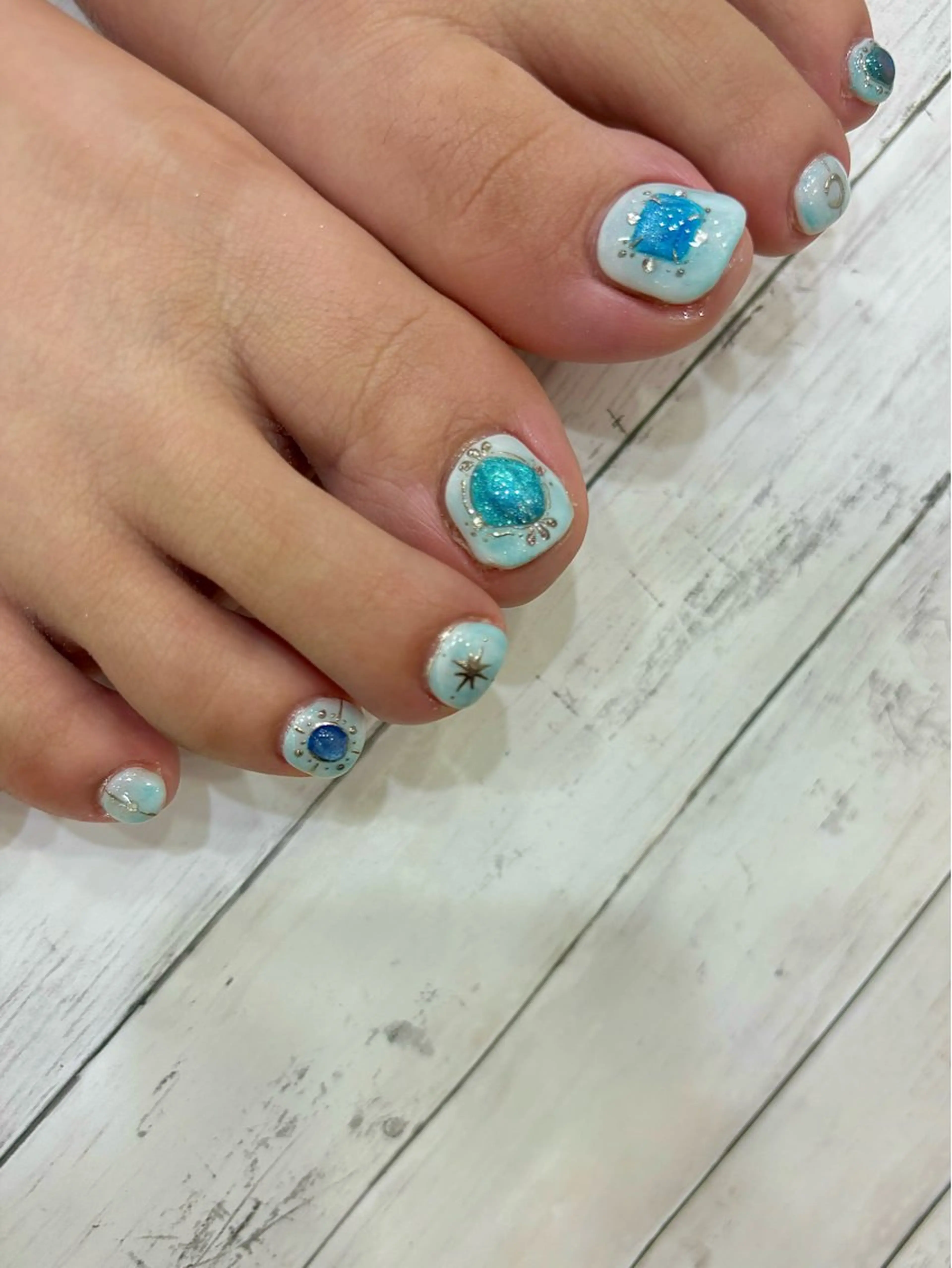 ネイル 安藤 彩乃のネイルデザイン