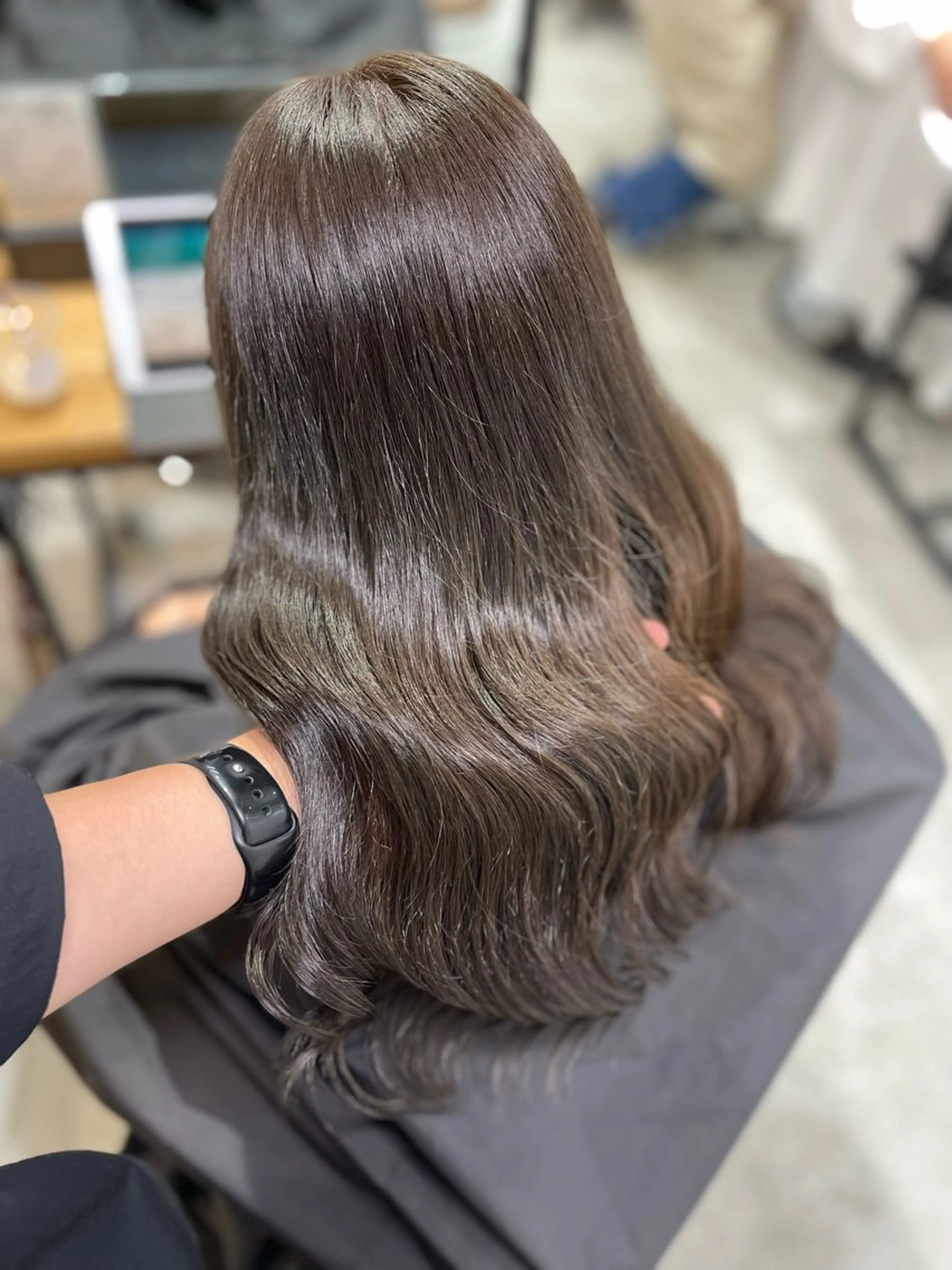 セミロング カラー アッシュ アッシュグレー アッシュグレージュ グレージュ ハイトーンカラー ヘアカラー route 【ルート】所属・髪質改善/堀江 ケアカラーtoshiのヘアスタイル