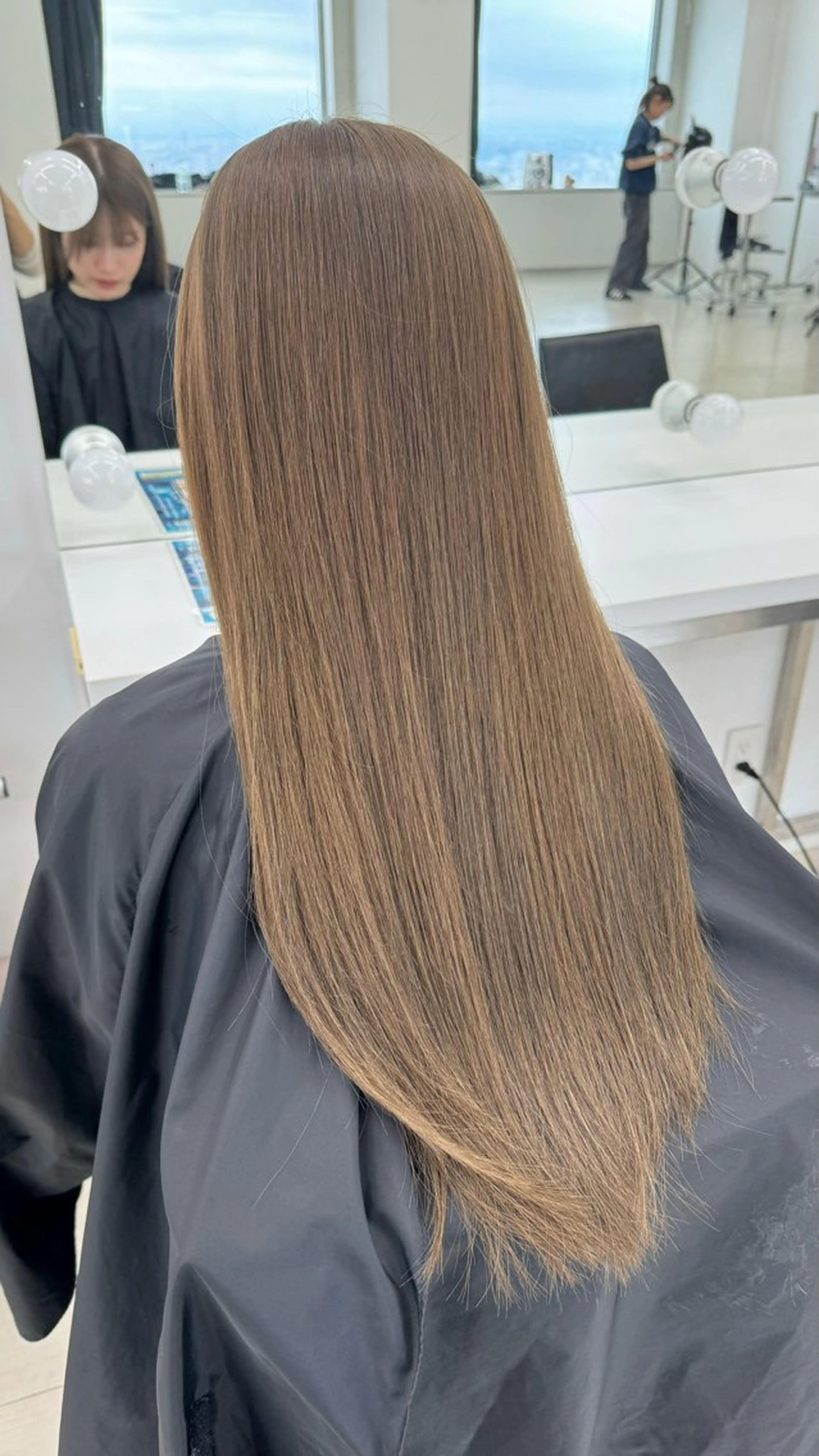 ロング i.GINZA所属・ハイトーン/透明感 カラー/レイヤーのヘアスタイル