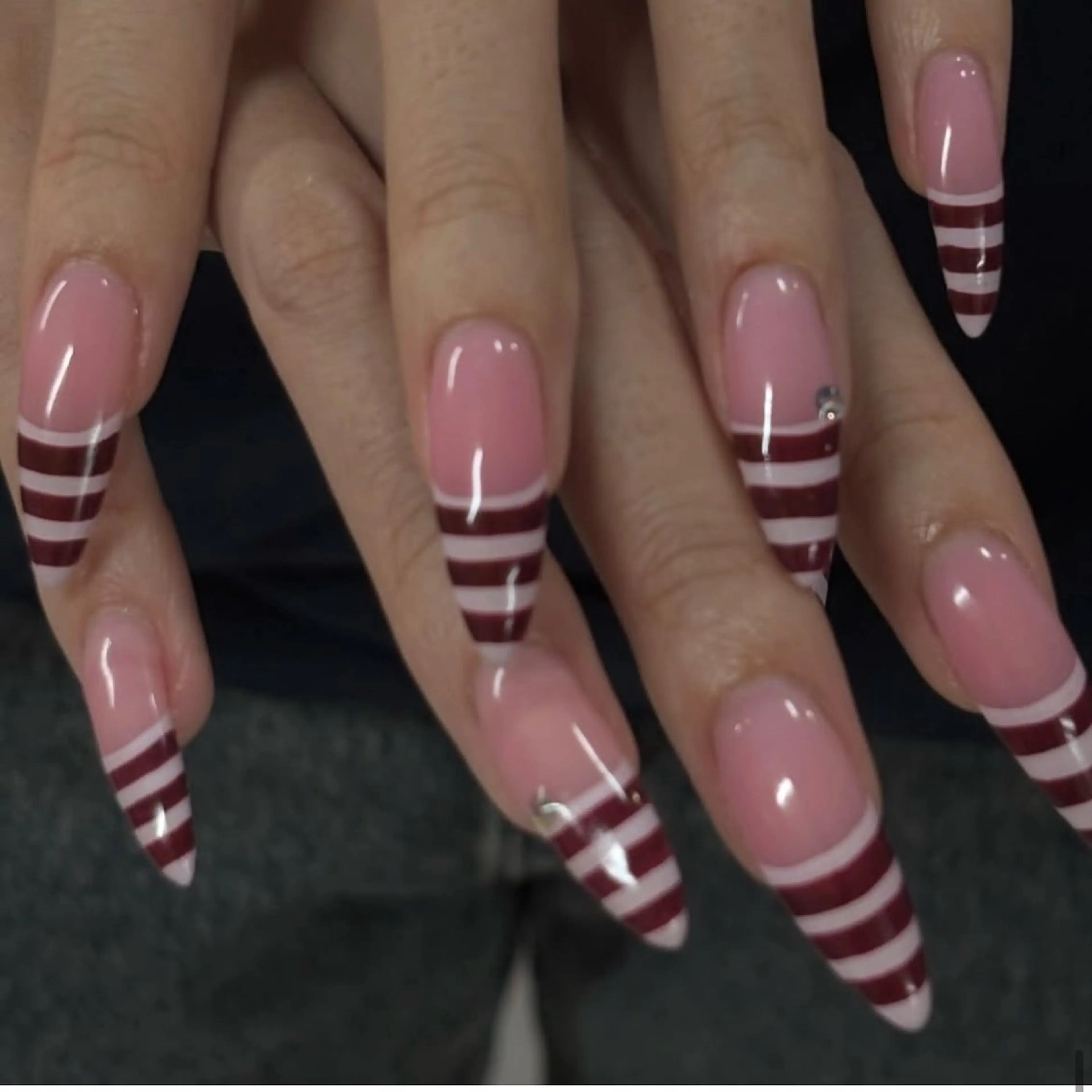 ネイル ハンドネイル フットネイル ゆびノさき +ikebukuroのネイルデザイン