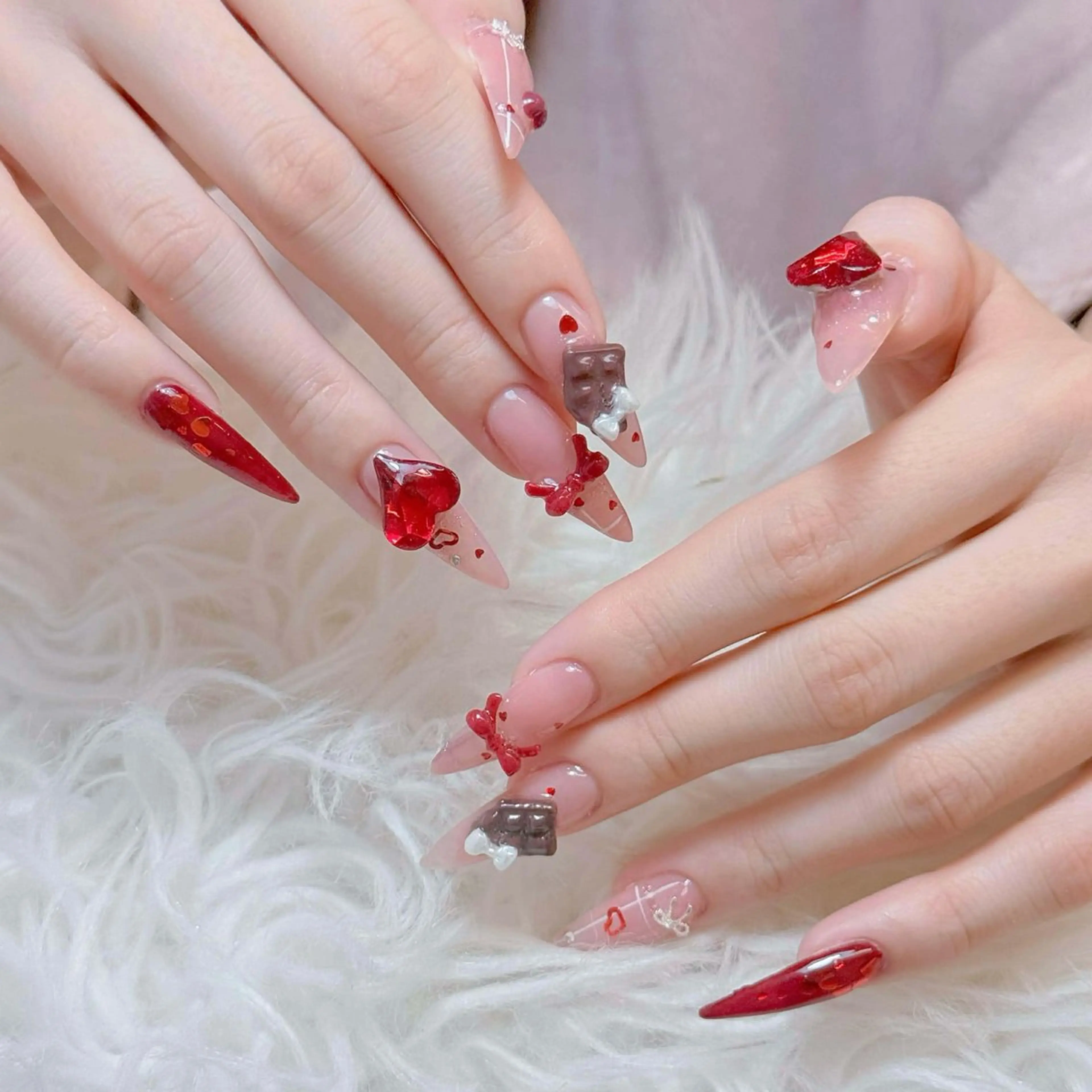 ネイル ハンドネイル ミン ゴテゴテネイルのネイルデザイン