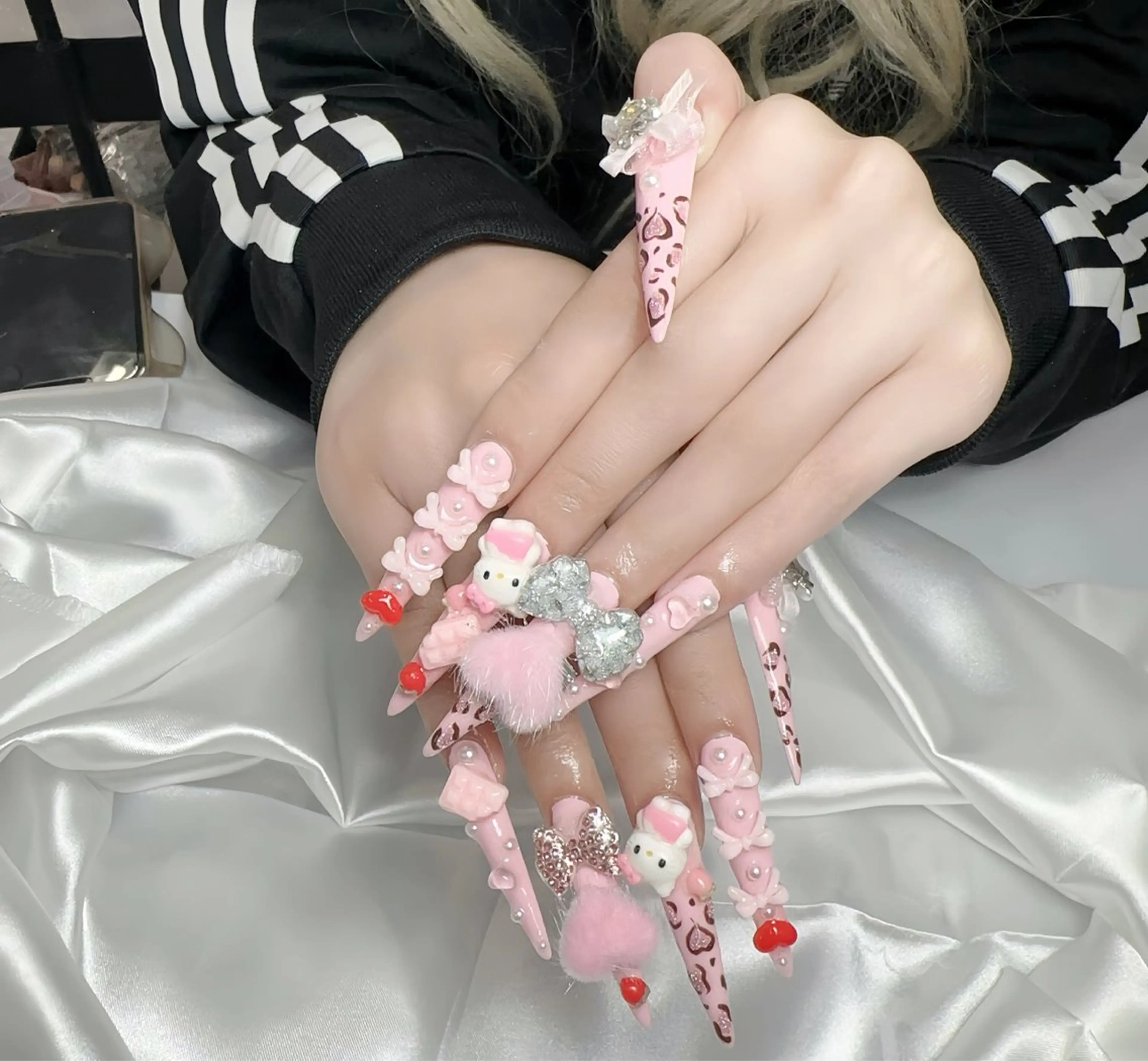 ネイル アートネイル 成人式 ロングネイル ニュアンスネイル スカルプネイル ハンドネイル Rin Nail 新大久保店のネイルデザイン