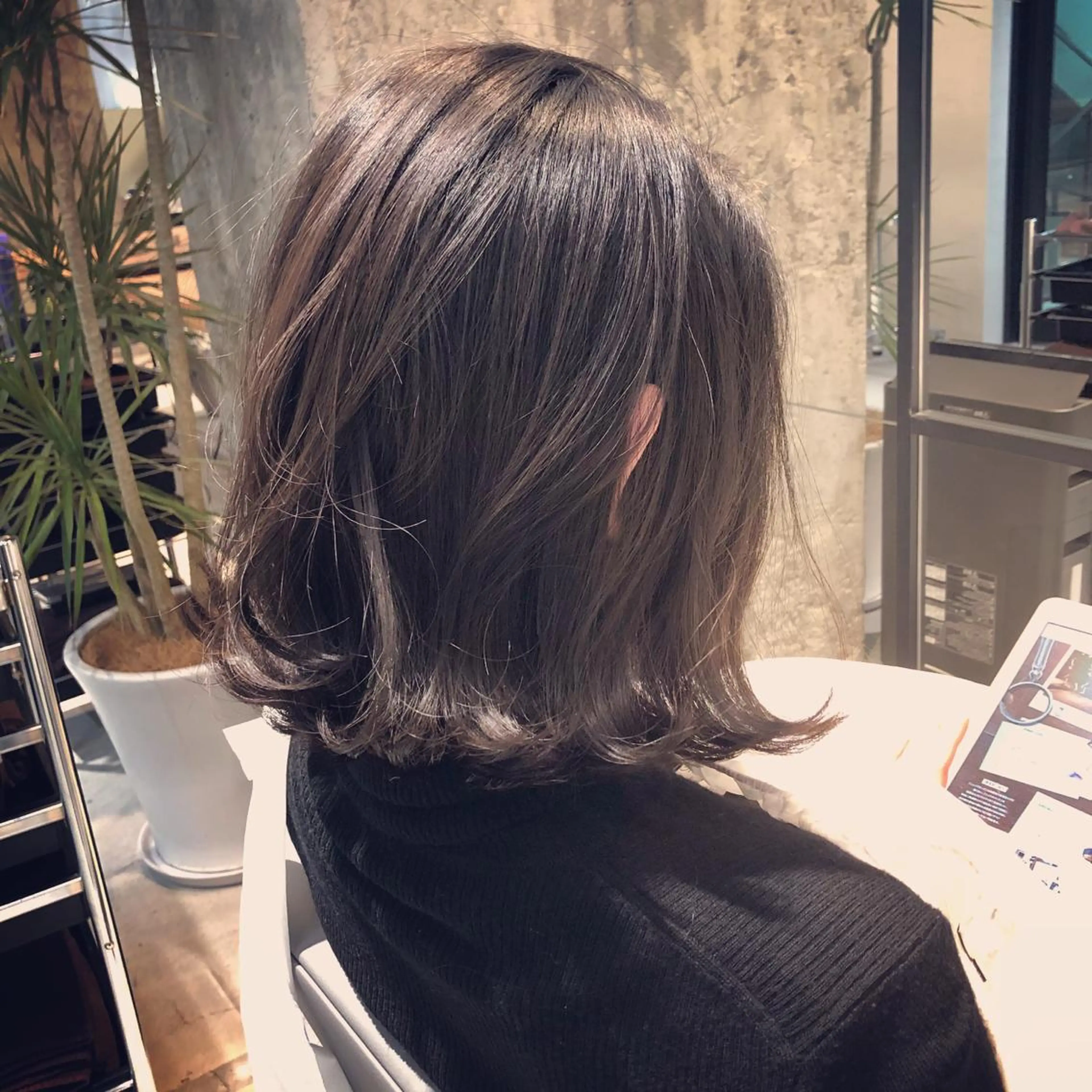 ミディアム カラー 外ハネヘア ヘアカラー トリートメント 髪質改善🌈縮毛矯正 荻原　達矢のヘアスタイル