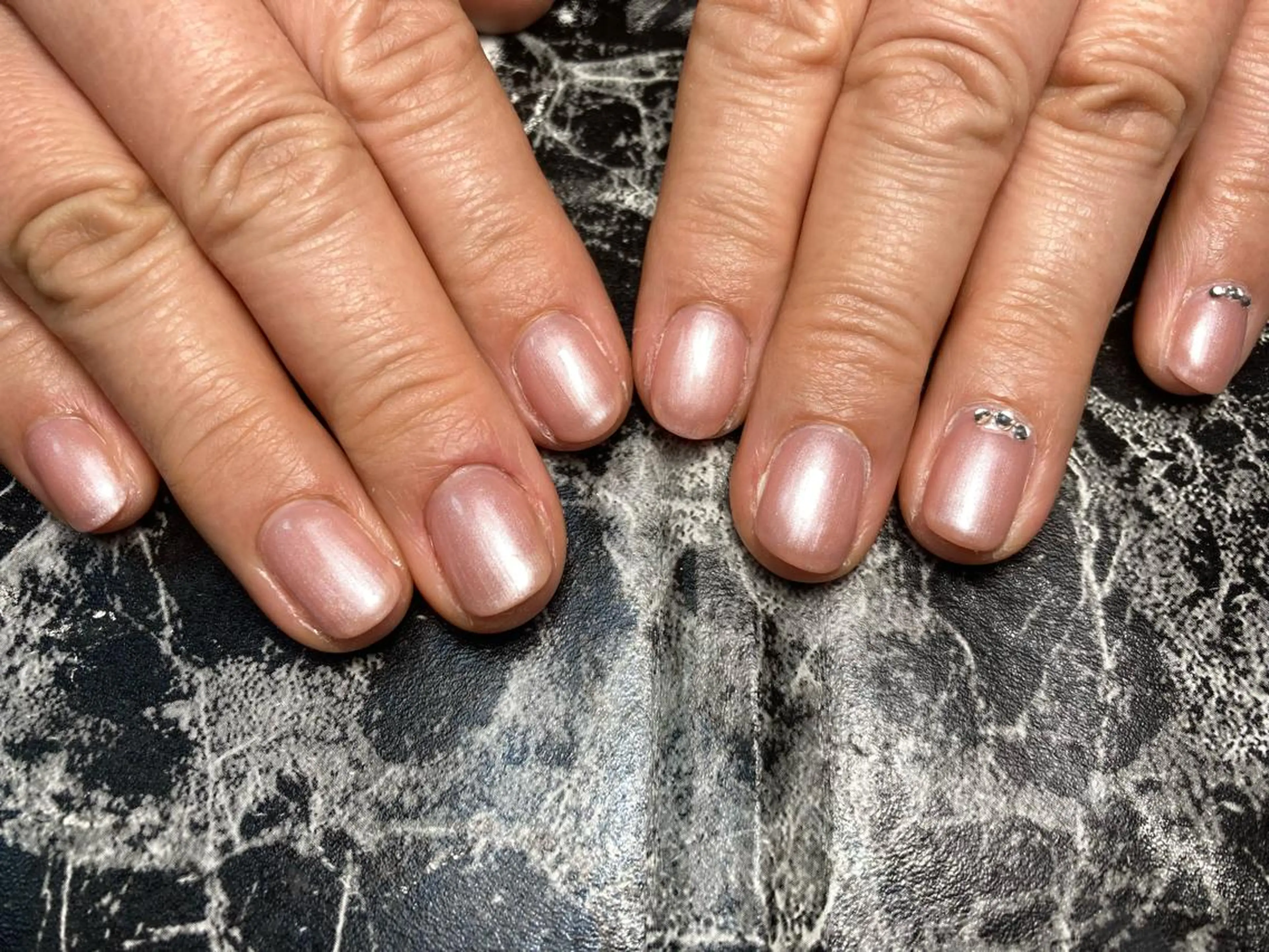 ショート ネイル ハンドネイル フットネイル ✴︎ Delightのネイルデザイン