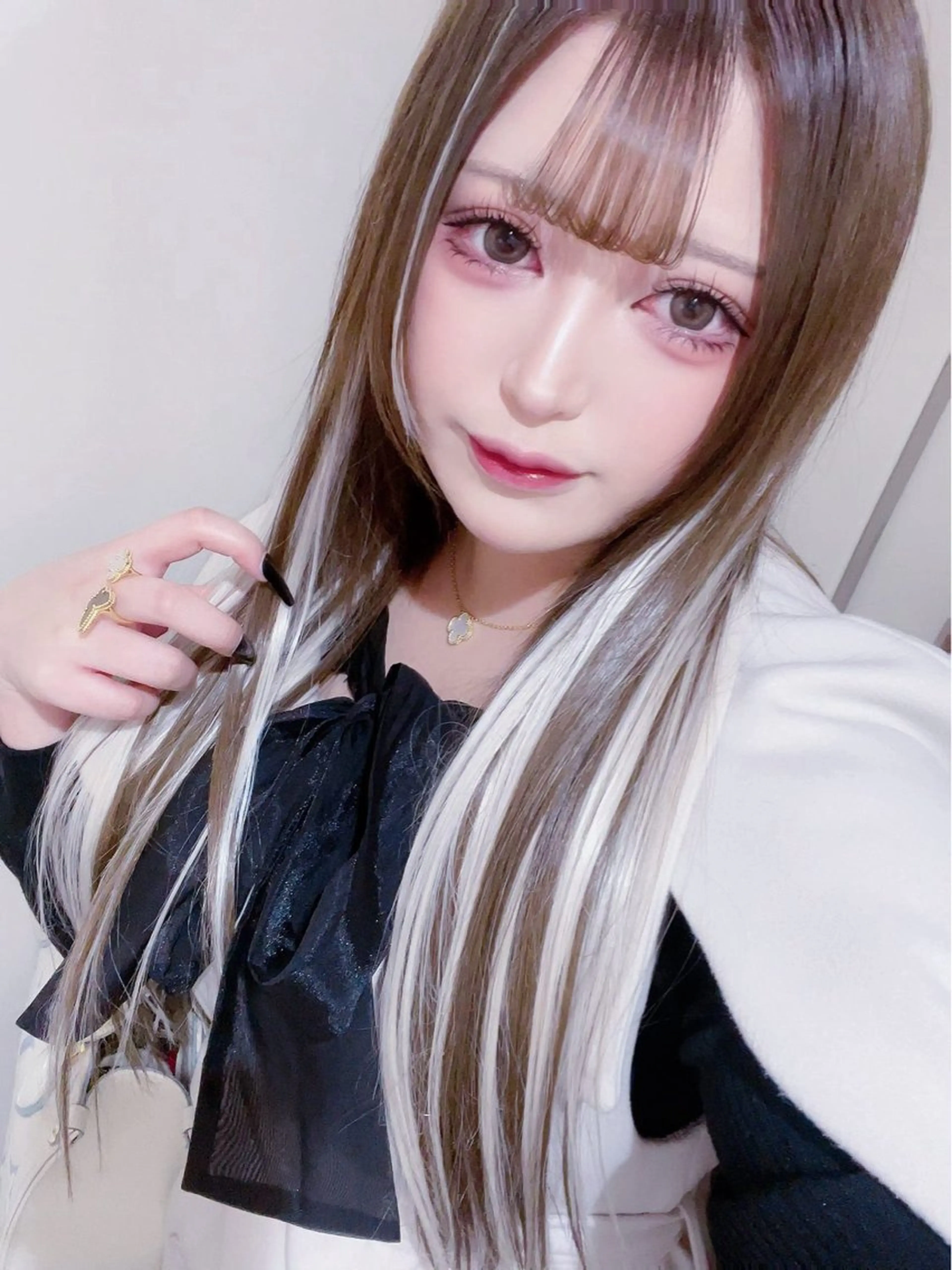 🧝🏻‍♀️プラチナシールエクステ60枚（52cm）🧝🏻‍♀️ 《原色エクステ追加料金なし🎶》の写真