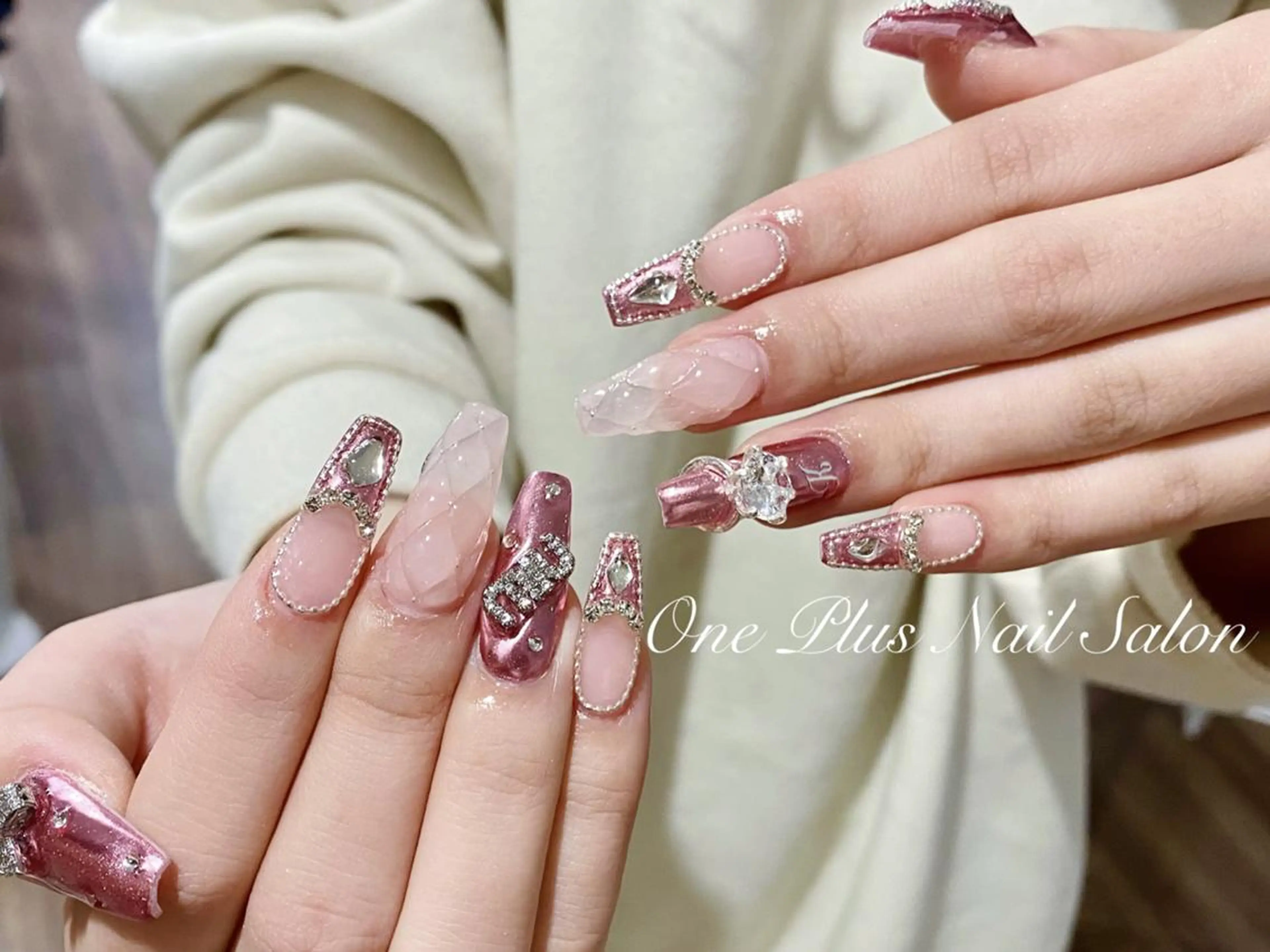 ネイル One Plus キキのネイルデザイン