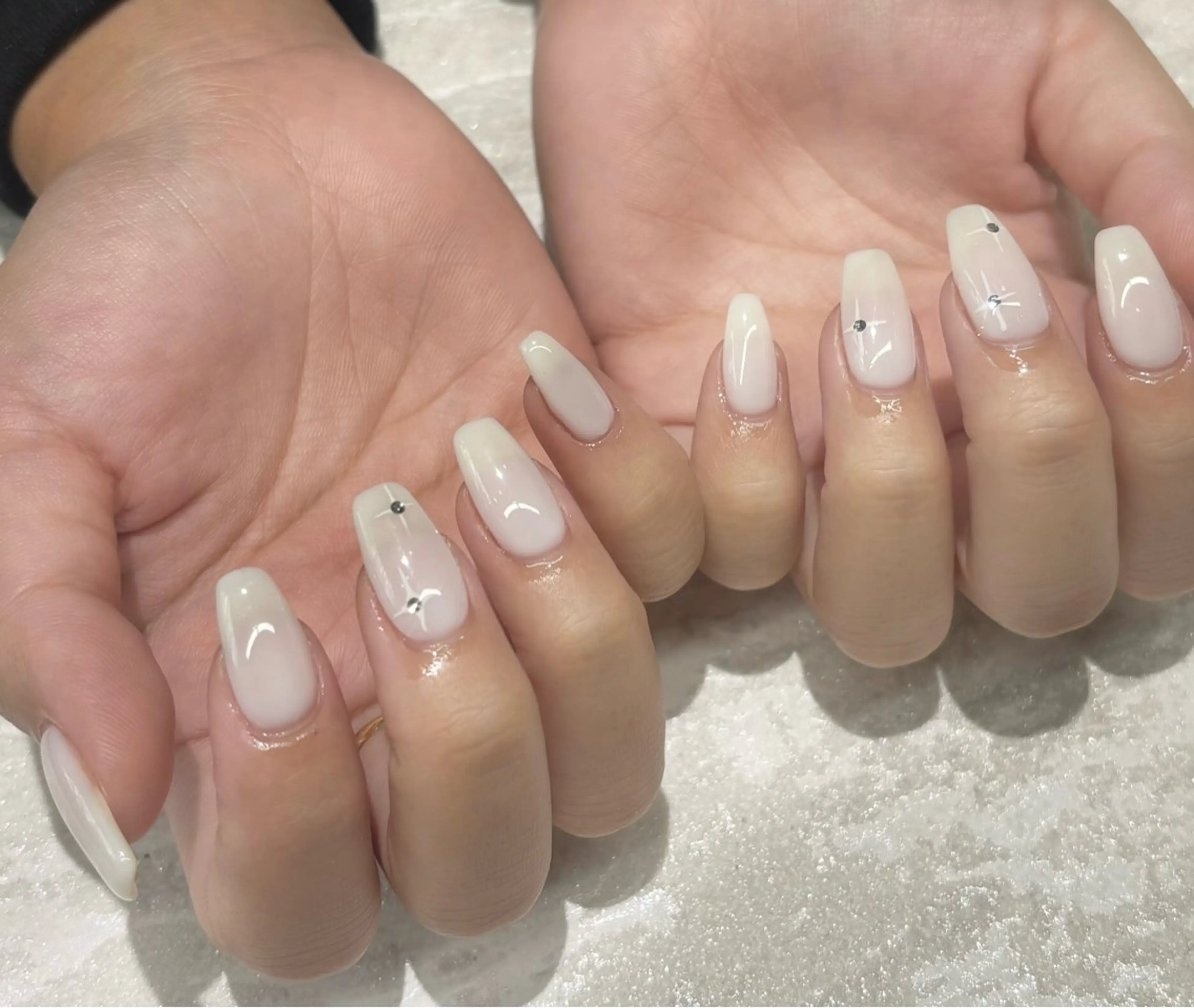 ネイル アートネイル クリアネイル 大理石ネイル(マーブル) 持ち込み ワンカラーネイル sofa 原 苺花のネイルデザイン