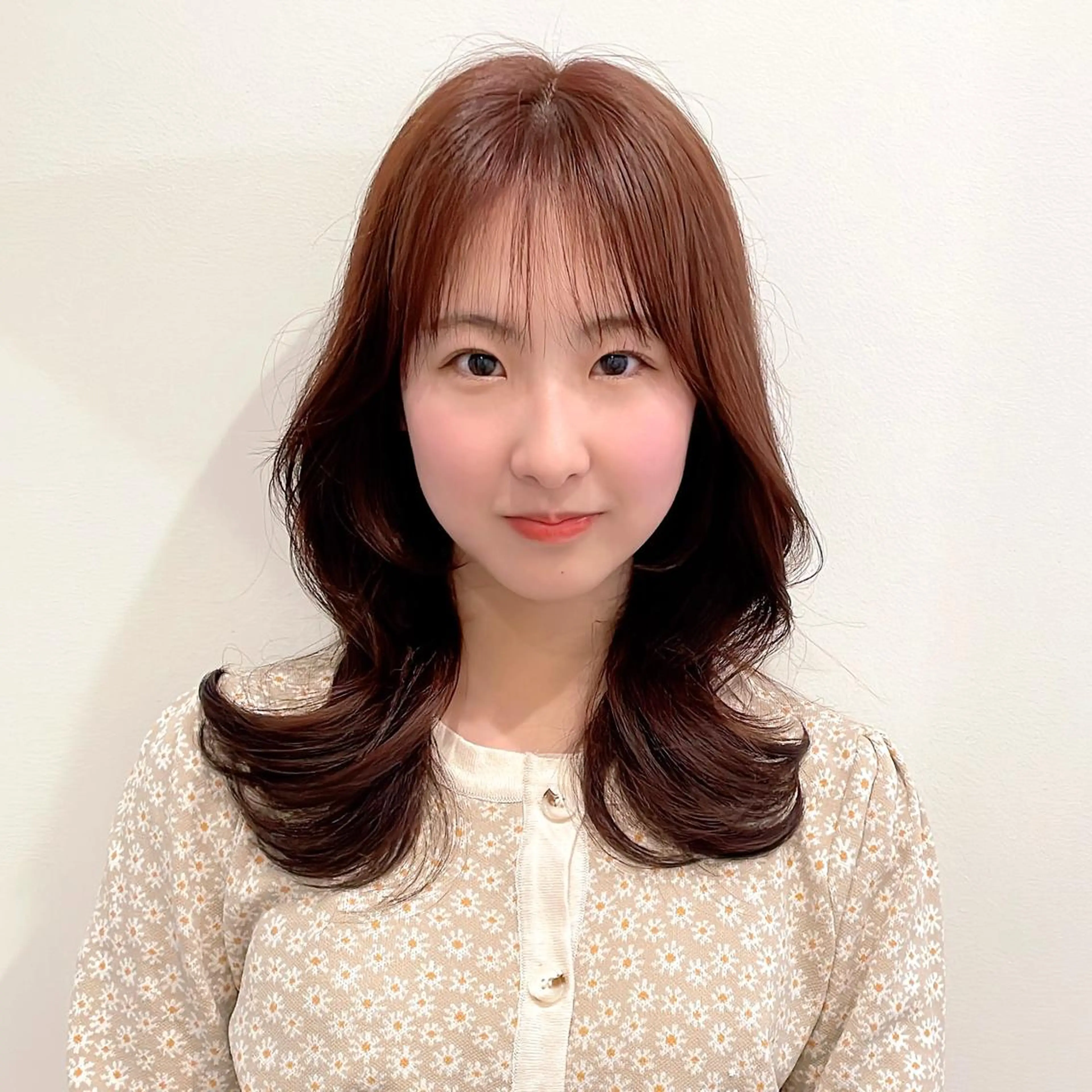 セミロング カット ヘアカラー トリートメント 🌹ハッシュカット、 レイヤー韓国ヘア🌹のヘアスタイル