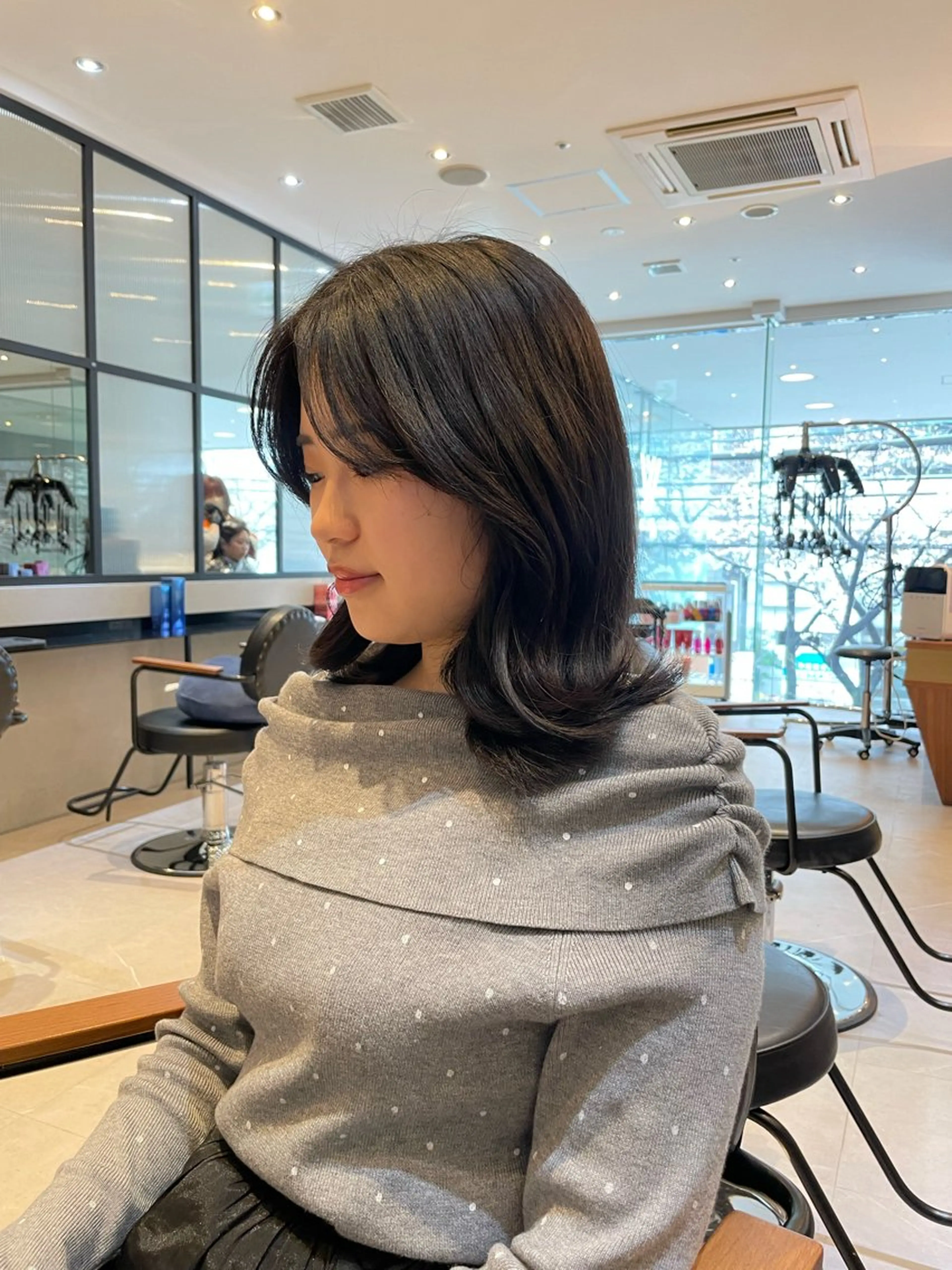 セミロング オリーブカラー🫒/ 透明感カラー/みゆのヘアスタイル