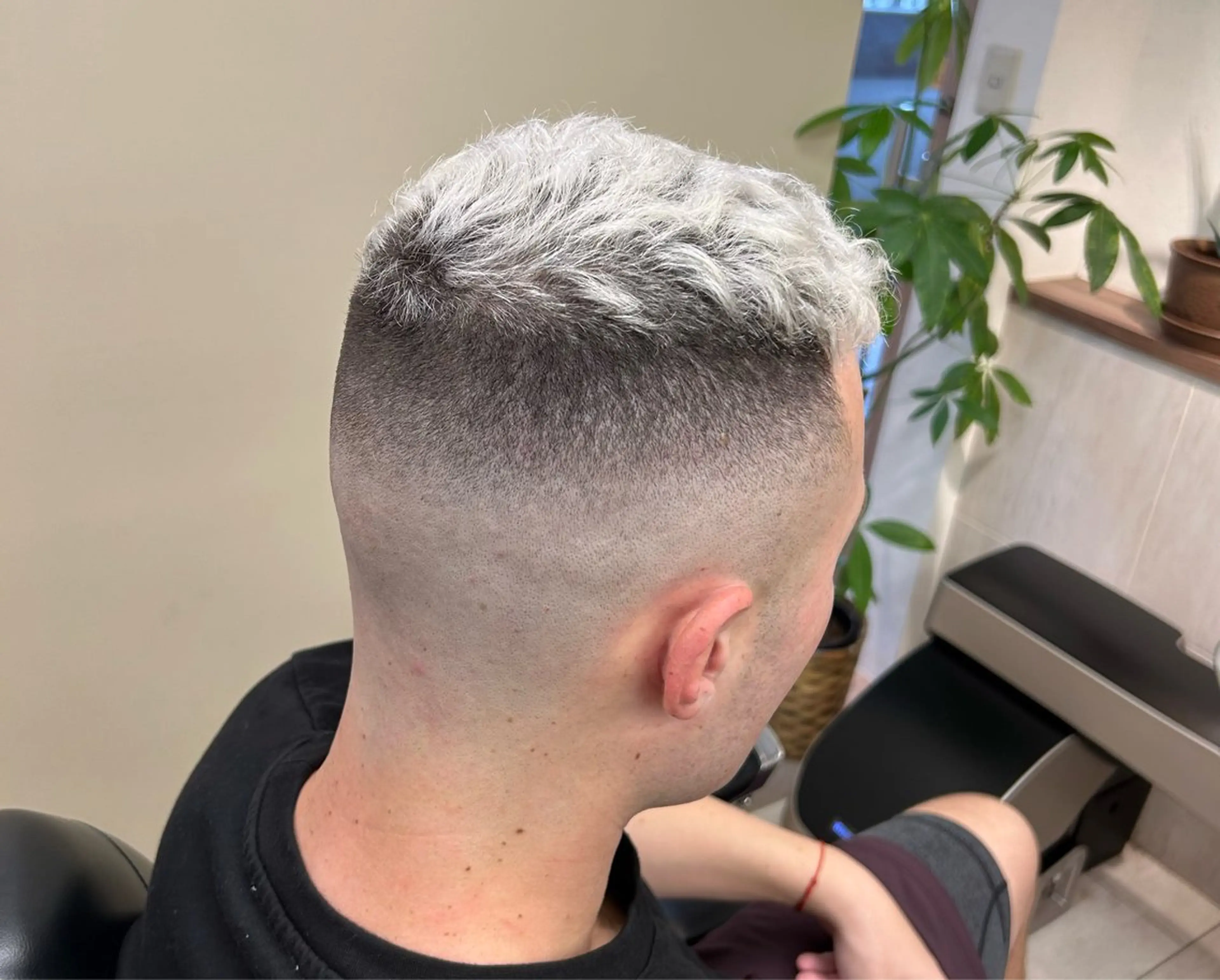 ショート メンズ フェードカット スキンフェード 新宿メンズカット✂︎ 能戸蒼生💈のヘアスタイル