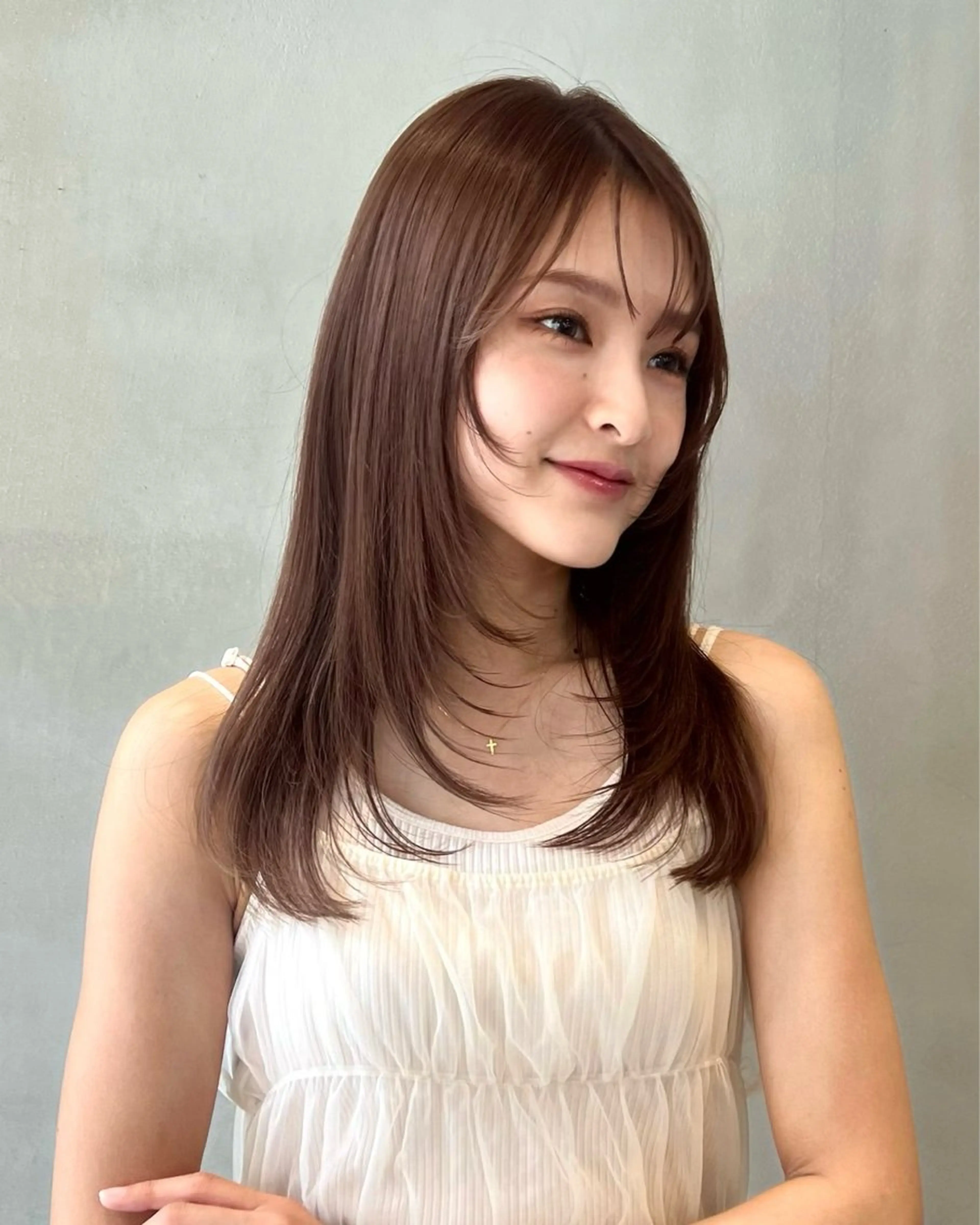 セミロング カラー レイヤーカット ヘアカラー effect横浜所属・切りっぱなしボブ/ 艶カラー/綾莉のヘアスタイル
