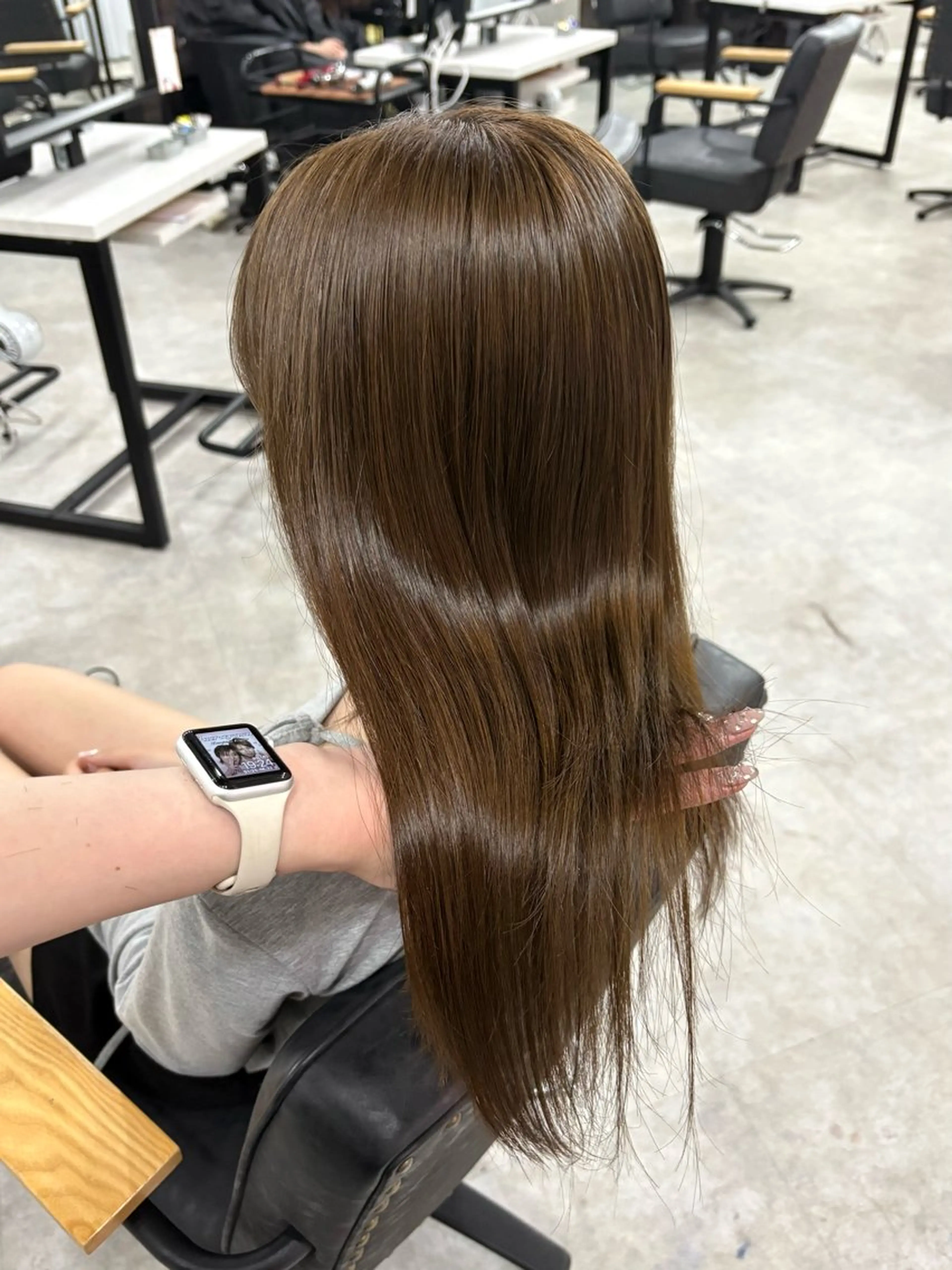 ロング カラー ベージュカラー ヘーゼル カット ヘアカラー 盛れる顔まわり✨🎀 モテカラー別所好葉のヘアスタイル