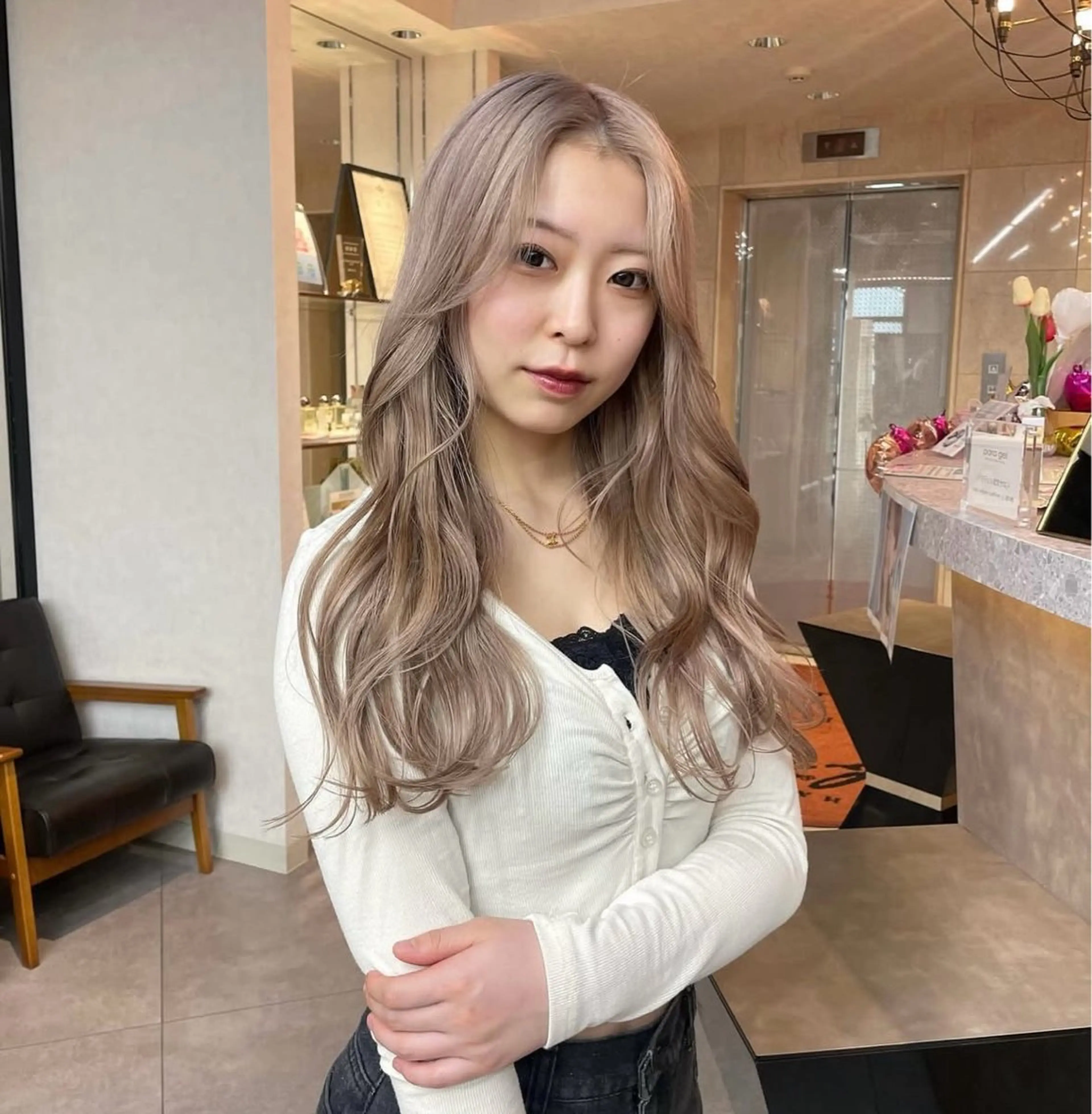 ロング カラー 韓国/レイヤー/ 透明感🩶ひかる🩶のヘアスタイル